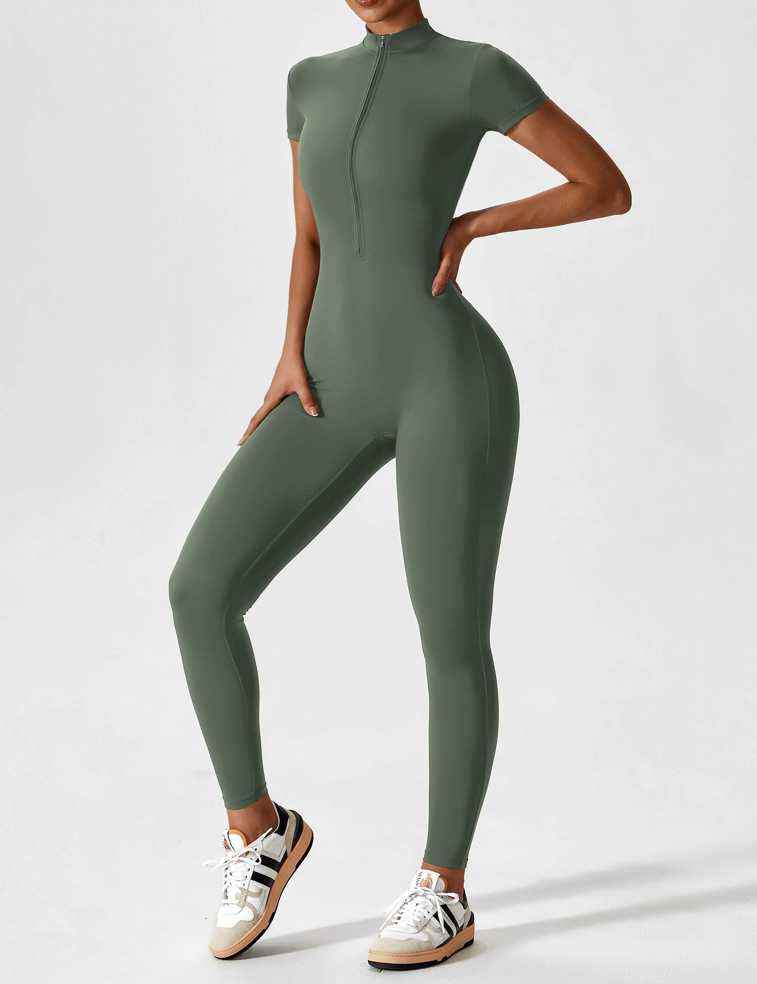 Yeoreo Short Sleeve Zipper Jumpsuit