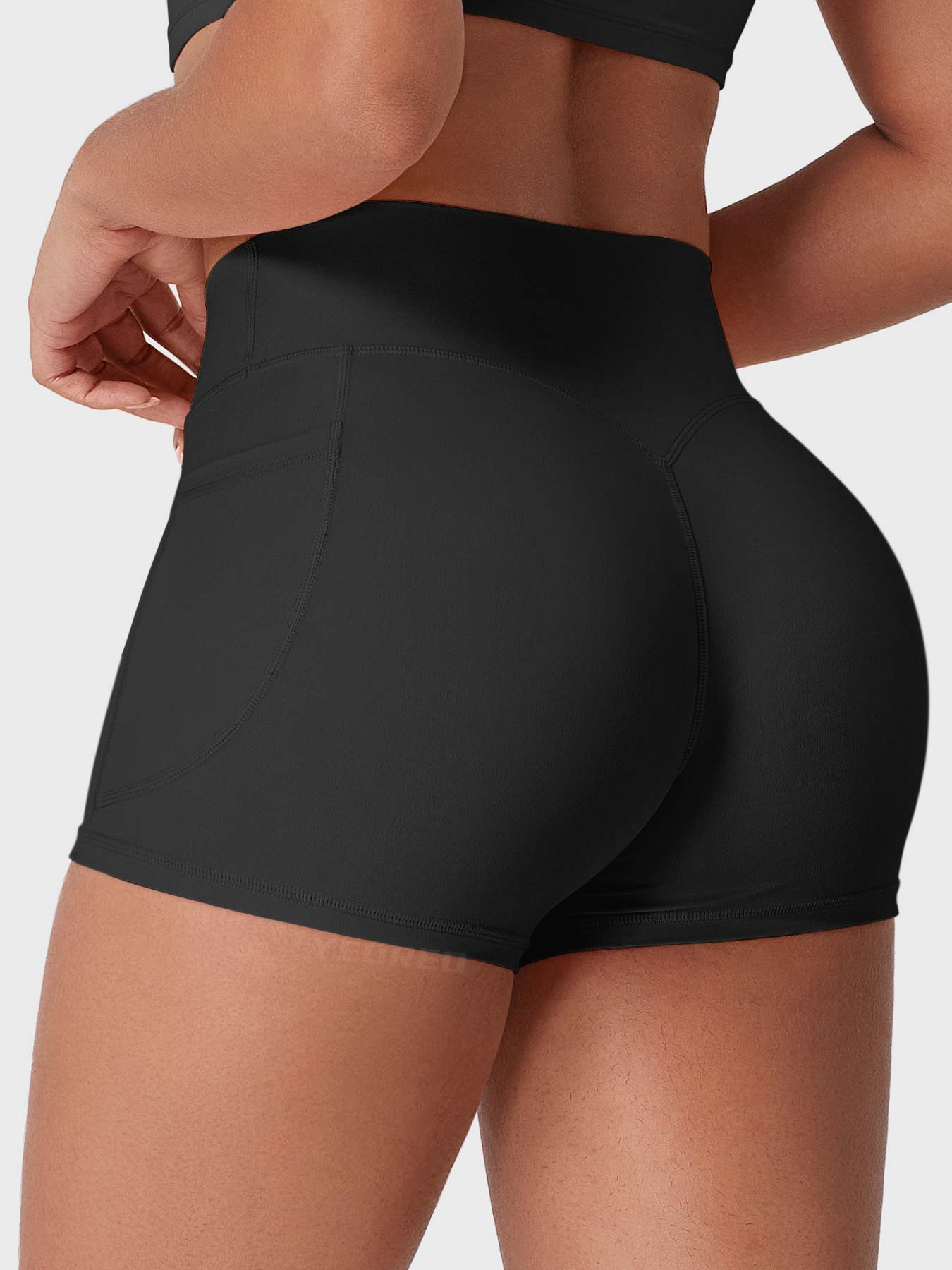 Yeoreo Eloiwen 3.6" Mid Rise Shorts with Pockets