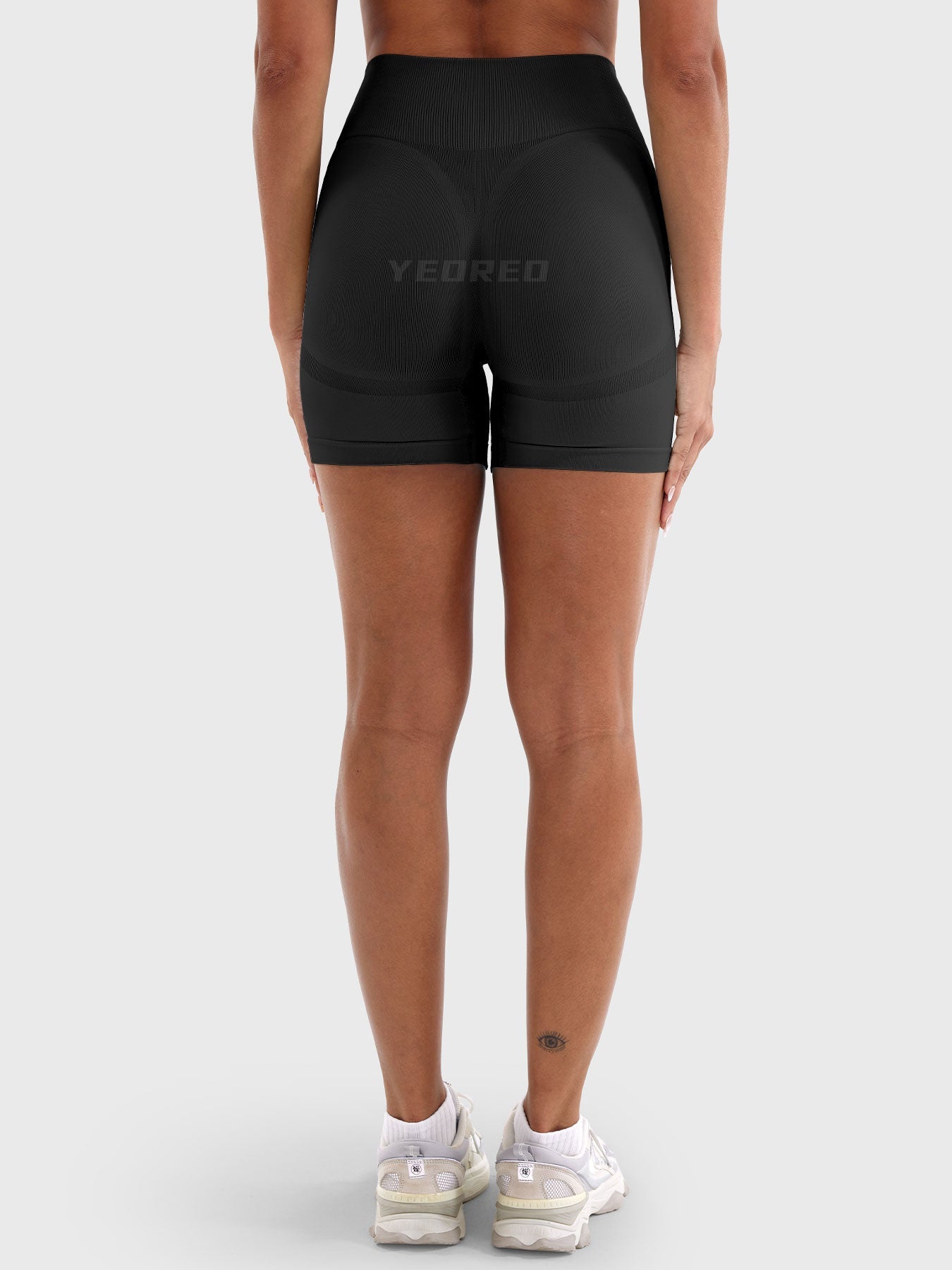 Yeoreo Lilliean 4.5" Seamless Shorts
