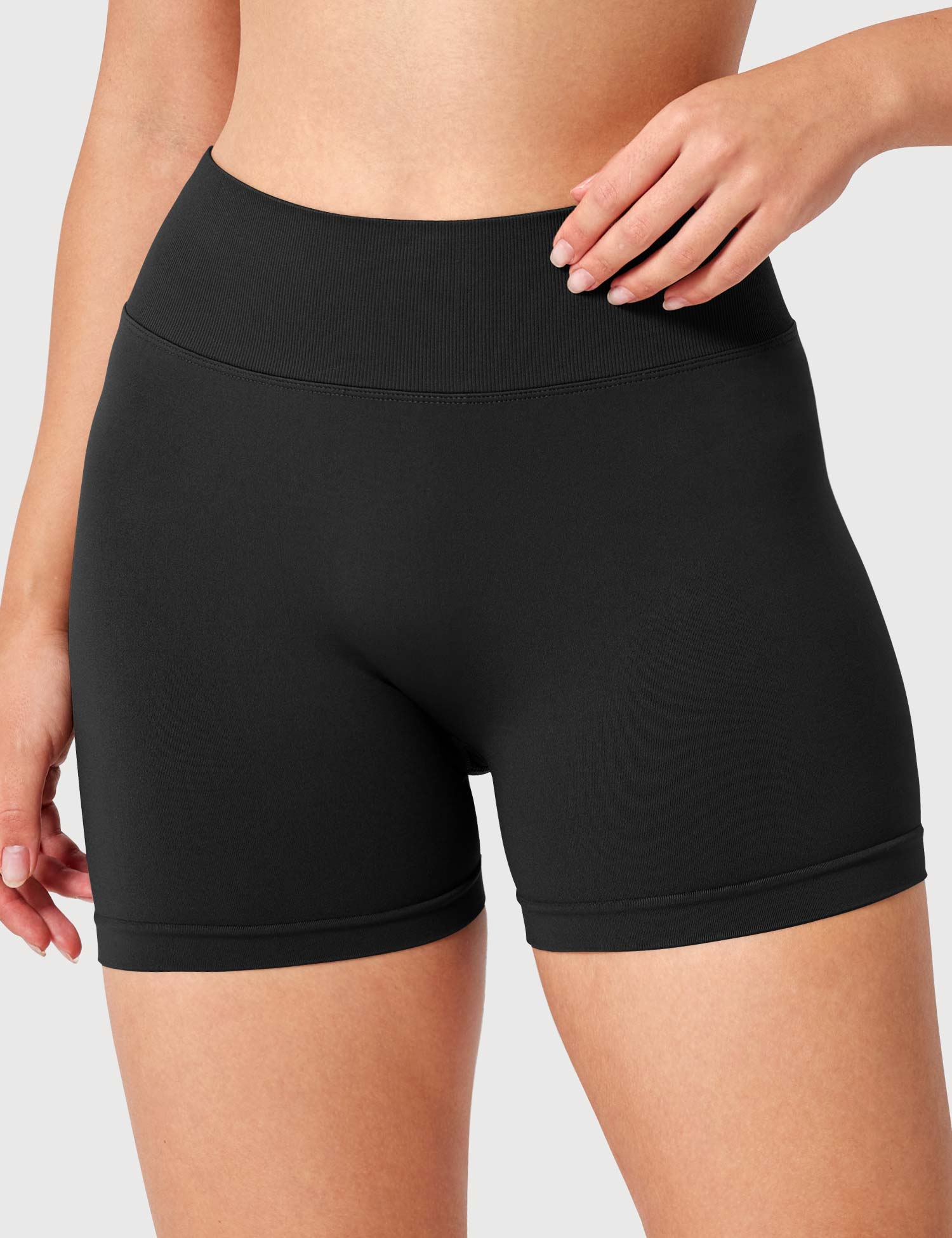 Yeoreo V Cross Liz Seamless Shorts 3.6"