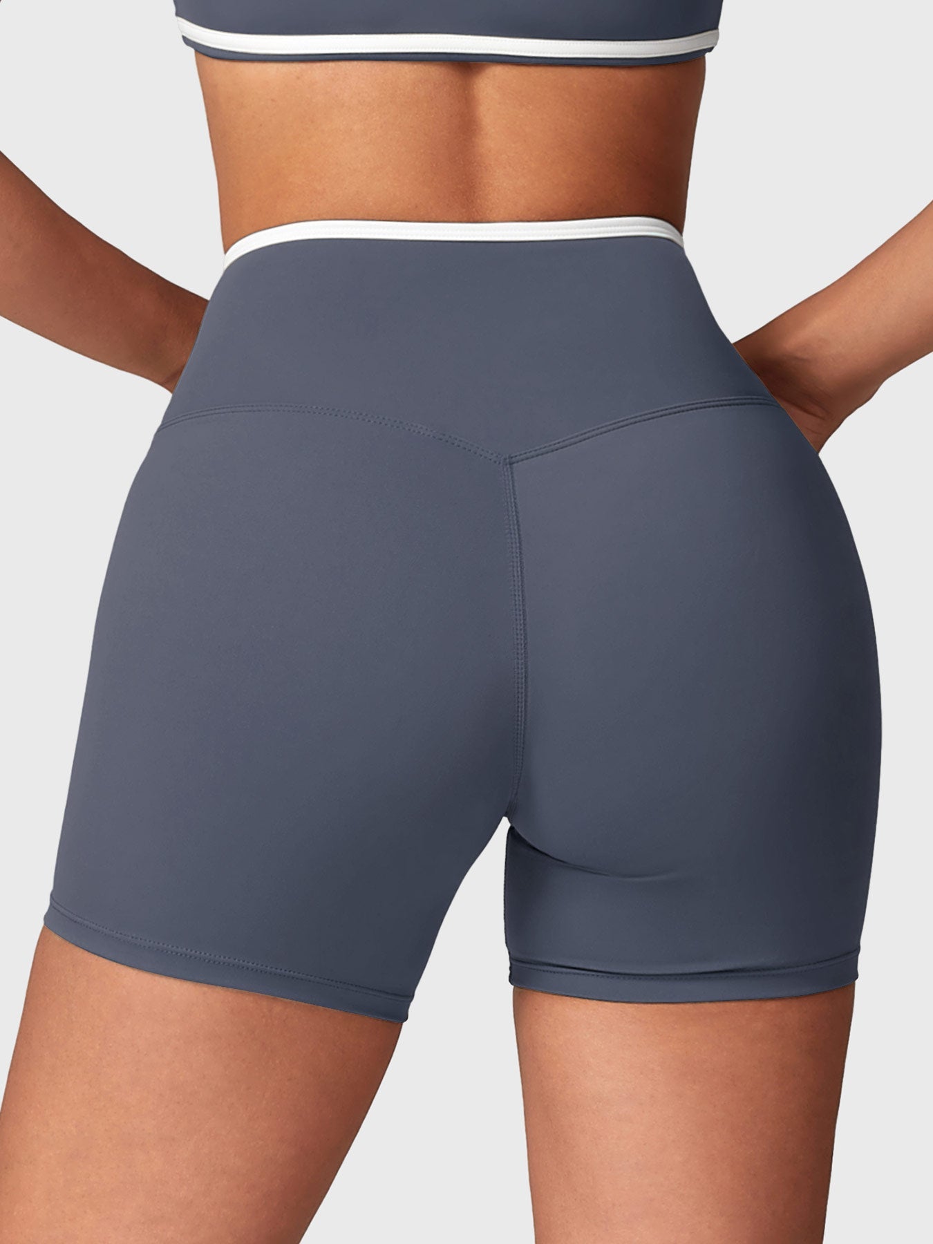 Yeoreo Alberta Contrast Trim Shorts