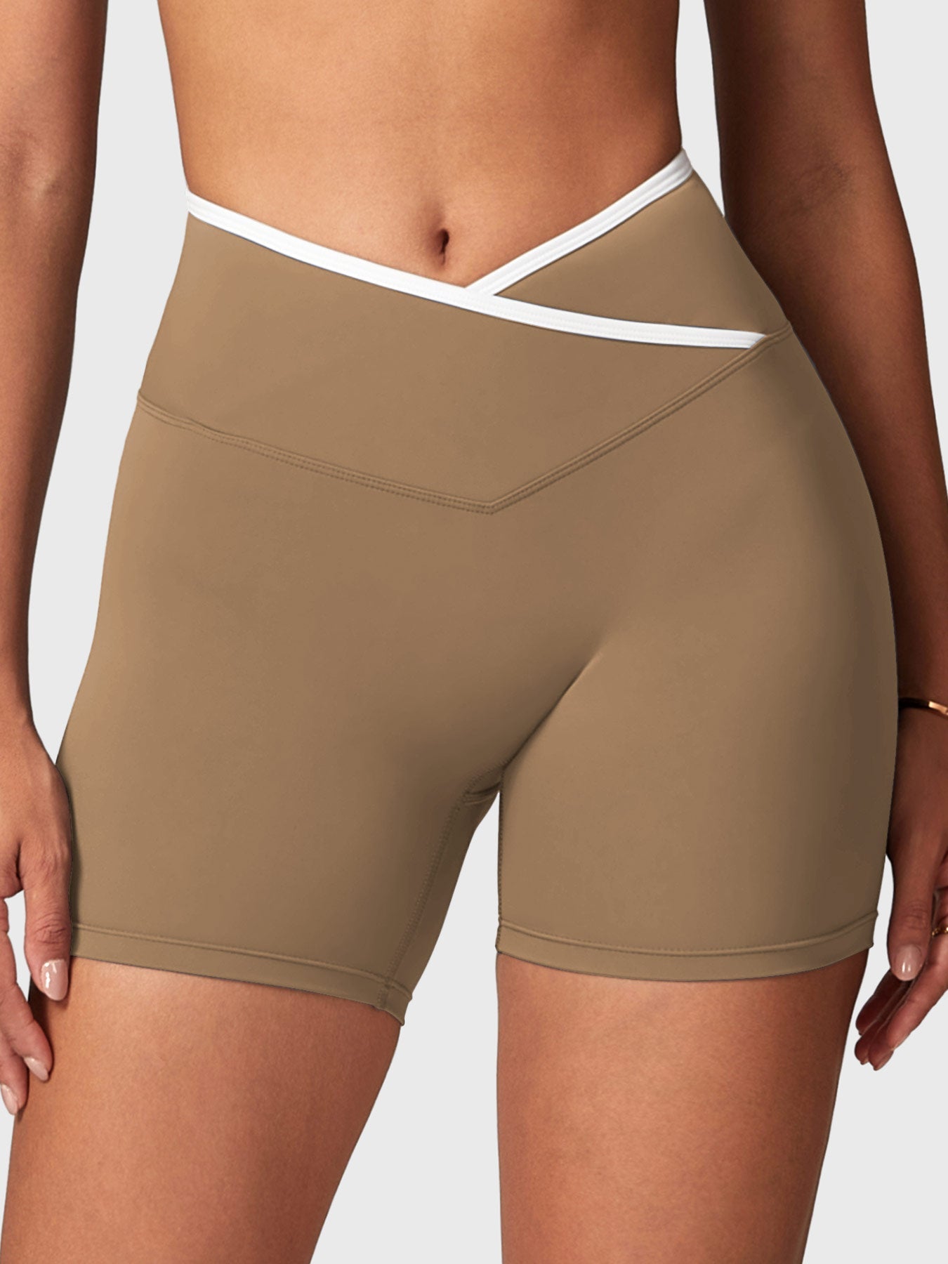 Yeoreo Alberta Contrast Trim Shorts