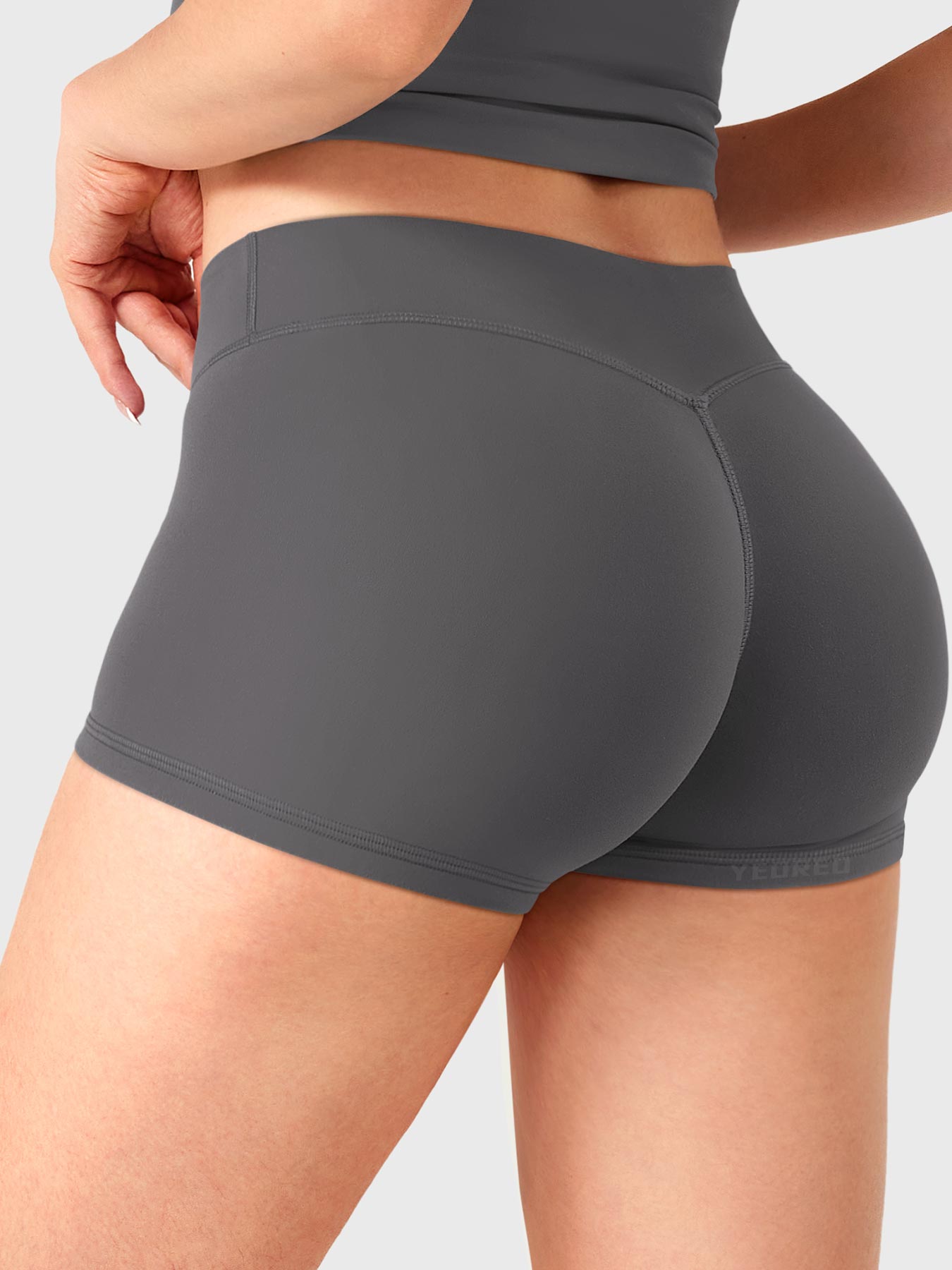 Yeoreo Zahida 2.5" V-Back Shorts