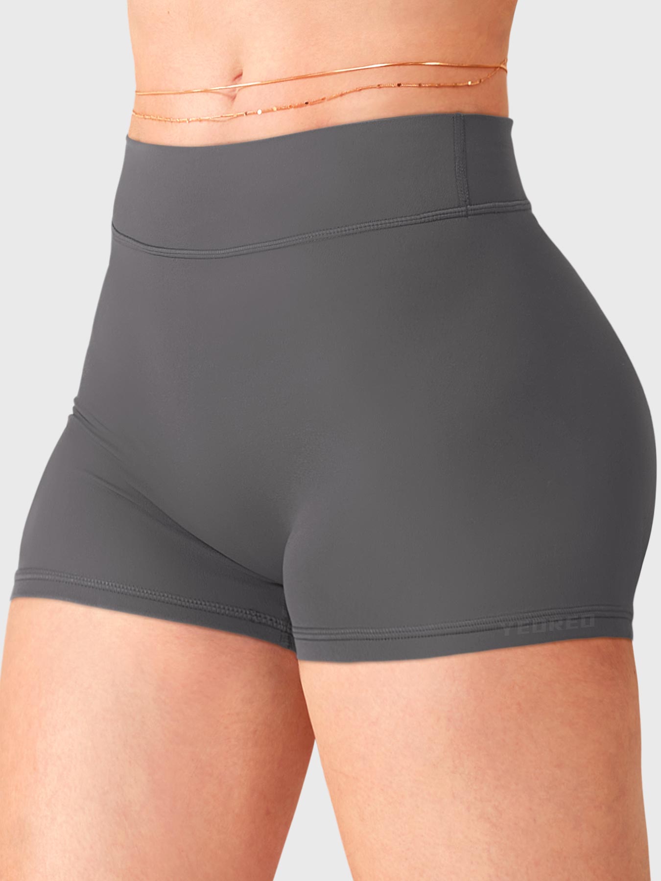 Yeoreo Zahida 2.5" V-Back Shorts