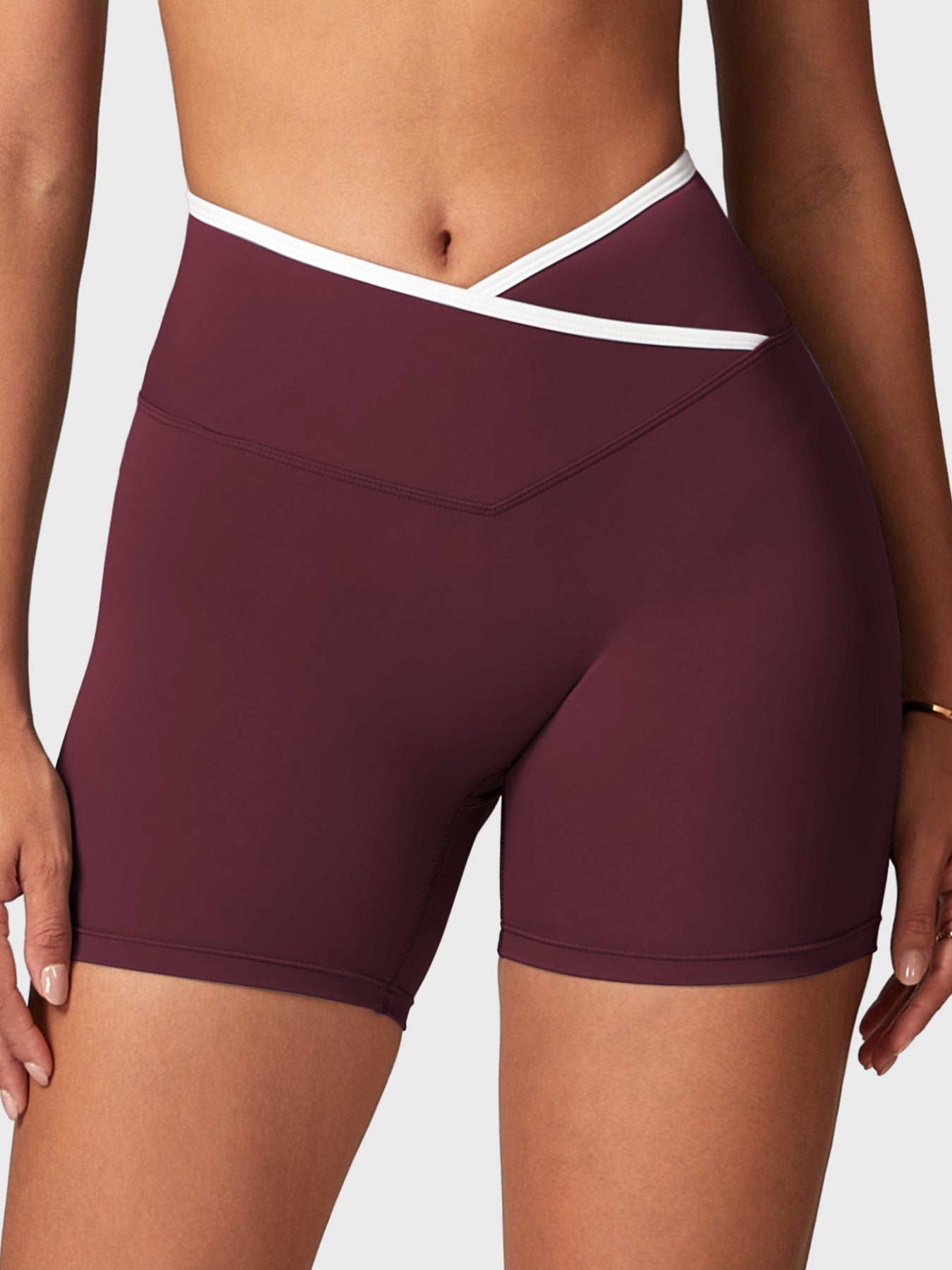Yeoreo Alberta Contrast Trim Shorts