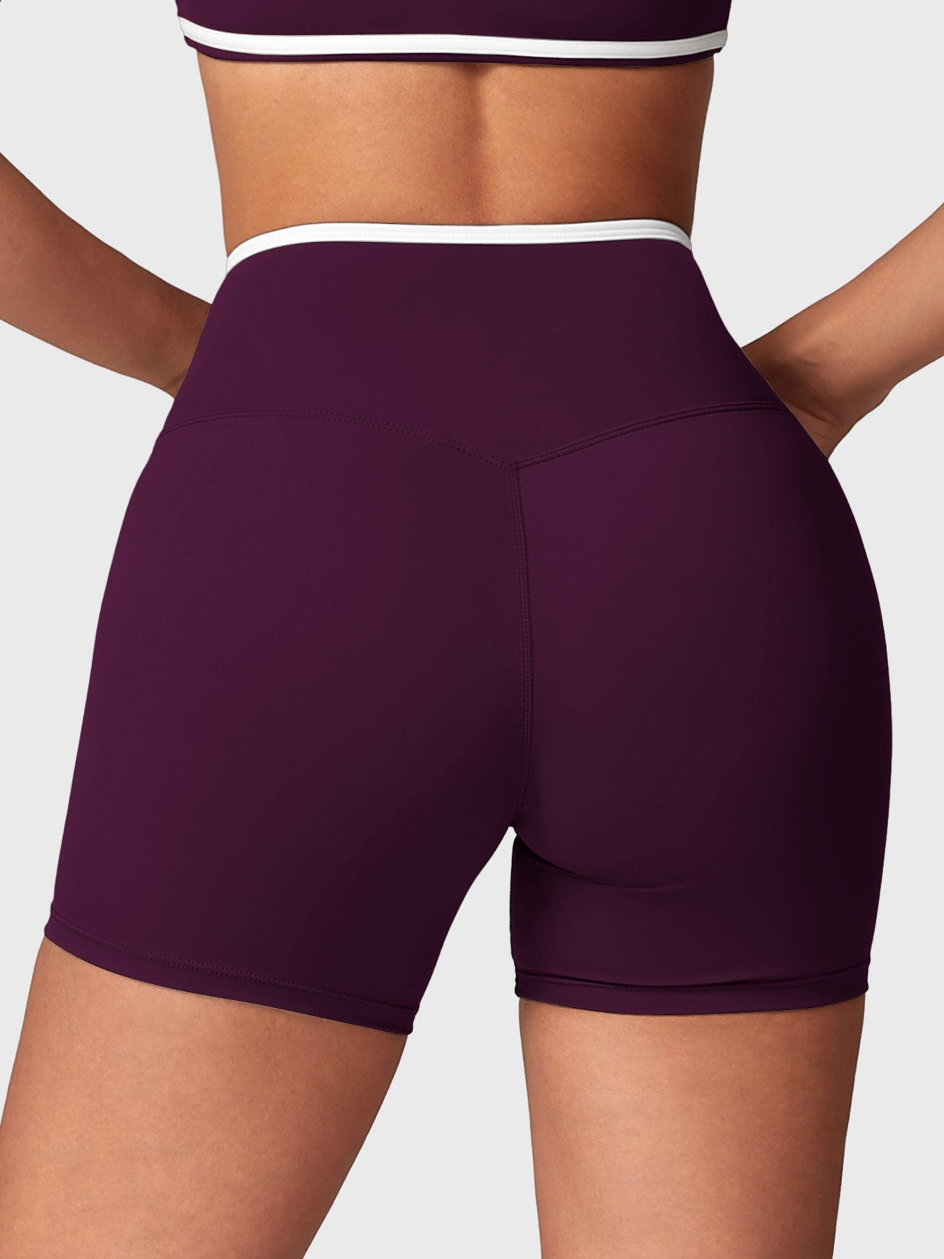 Yeoreo Alberta Contrast Trim Shorts