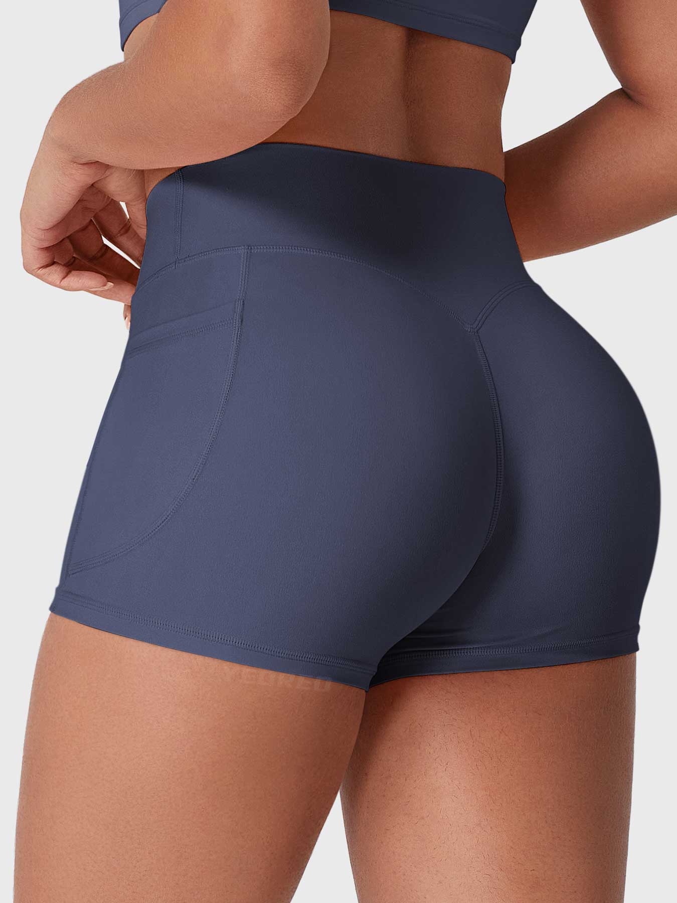 Yeoreo Eloiwen 3.6" Mid Rise Shorts with Pockets