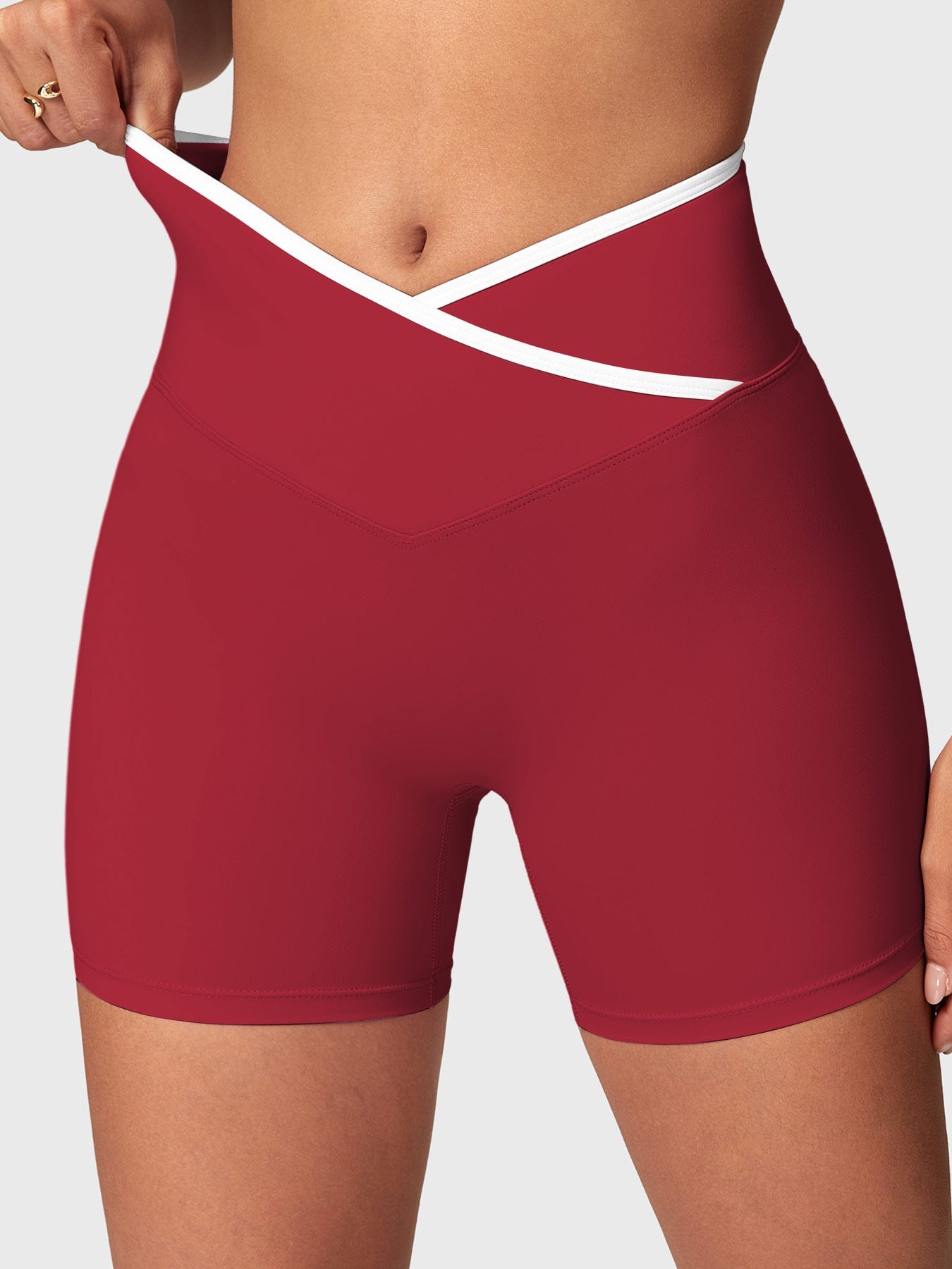 Yeoreo Alberta Contrast Trim Shorts