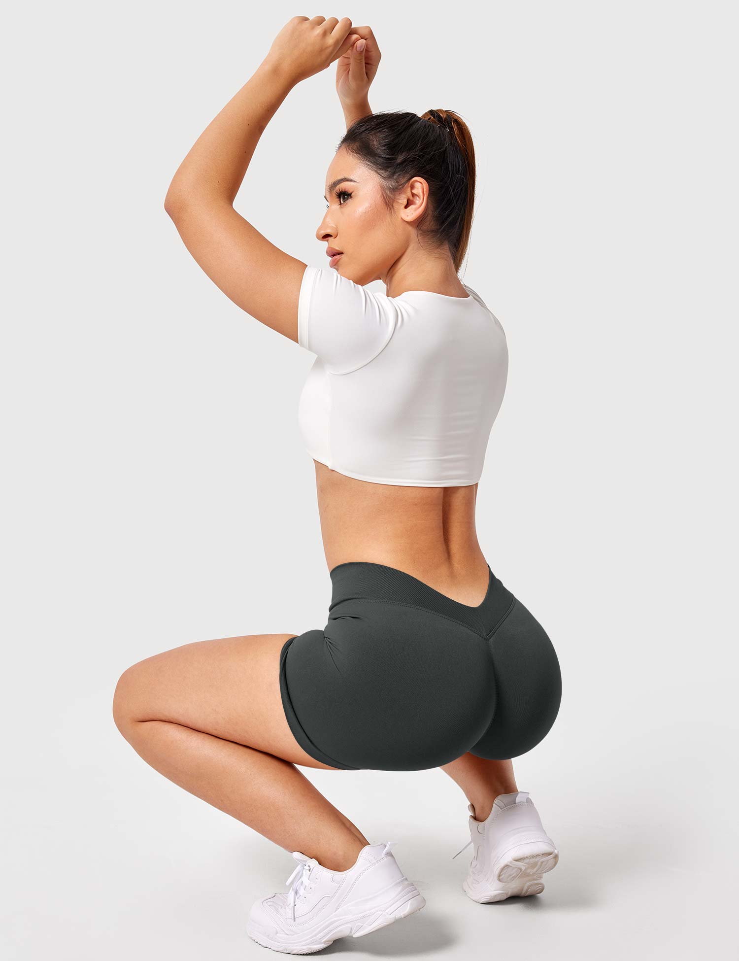 Yeoreo V Cross Liz Seamless Shorts 3.6"