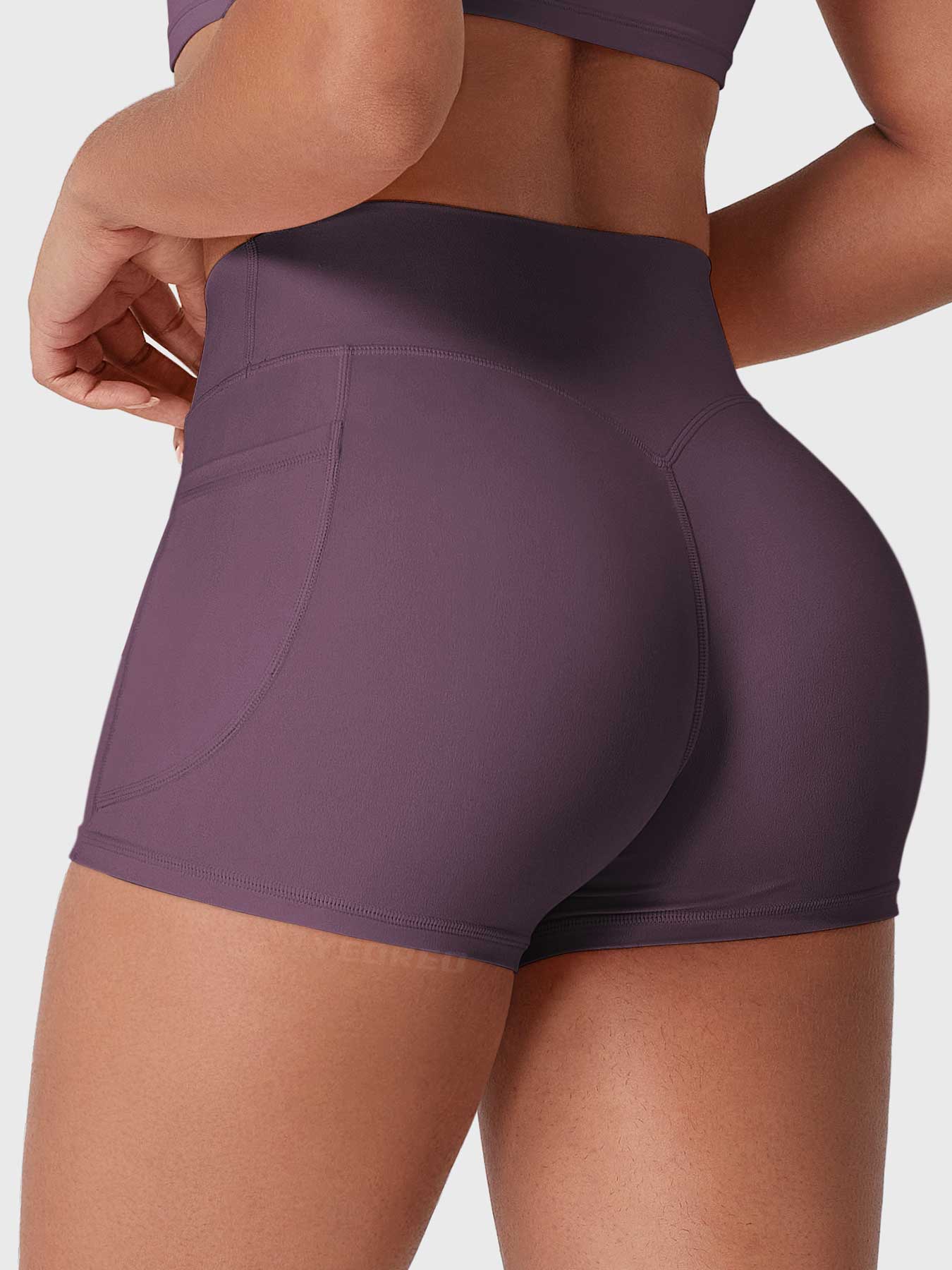 Yeoreo Eloiwen 3.6" Mid Rise Shorts with Pockets