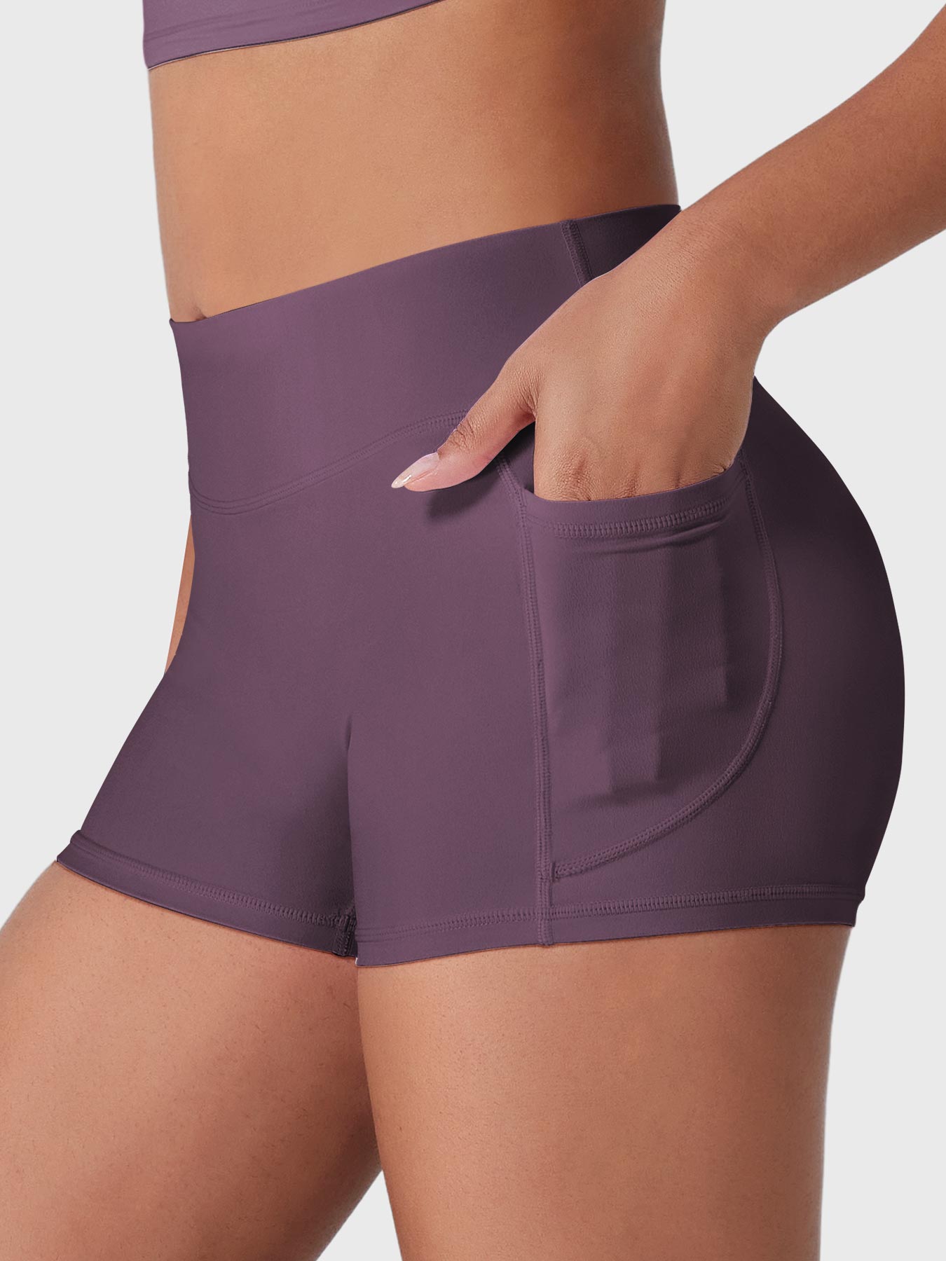 Yeoreo Eloiwen 3.6" Mid Rise Shorts with Pockets