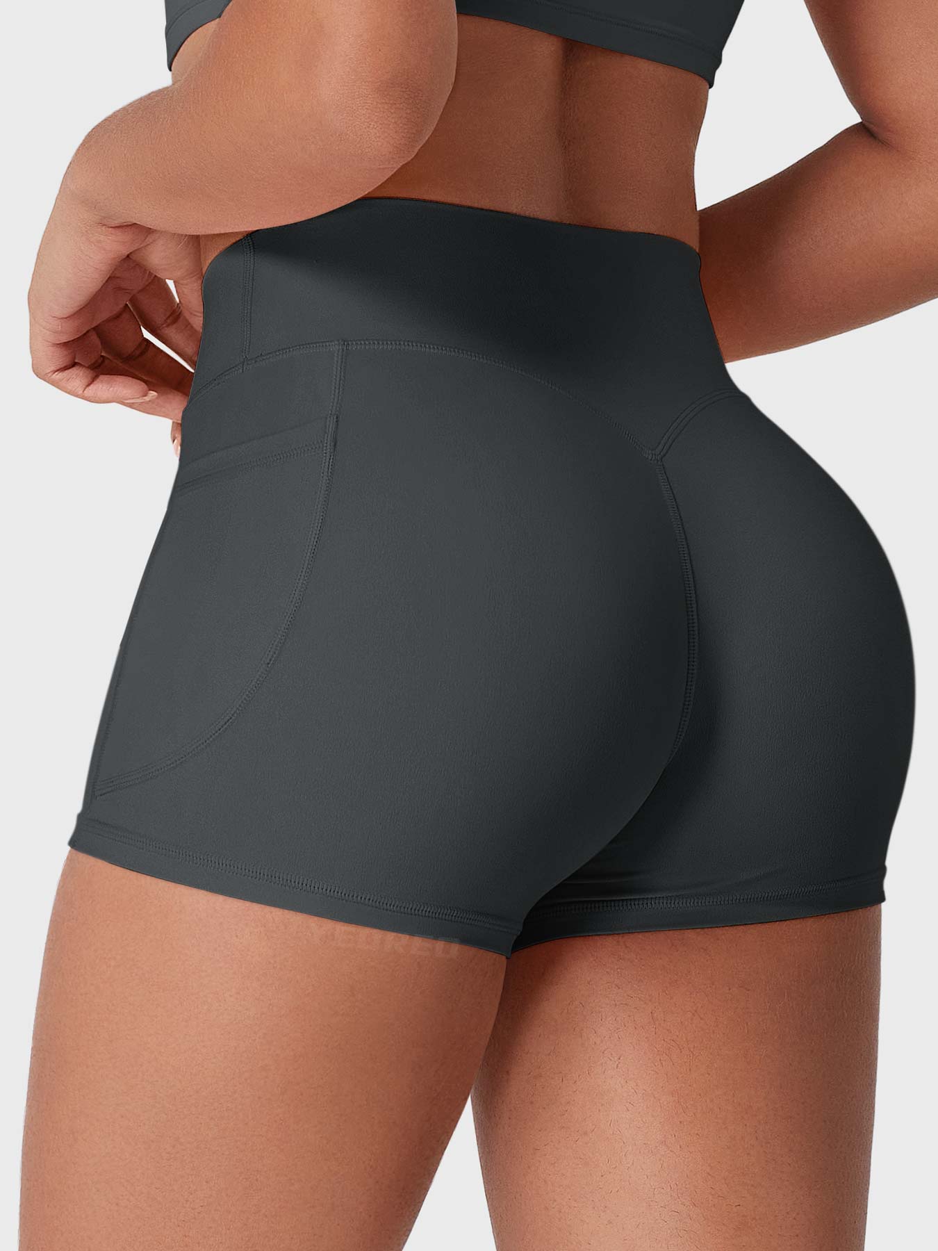 Yeoreo Eloiwen 3.6" Mid Rise Shorts with Pockets