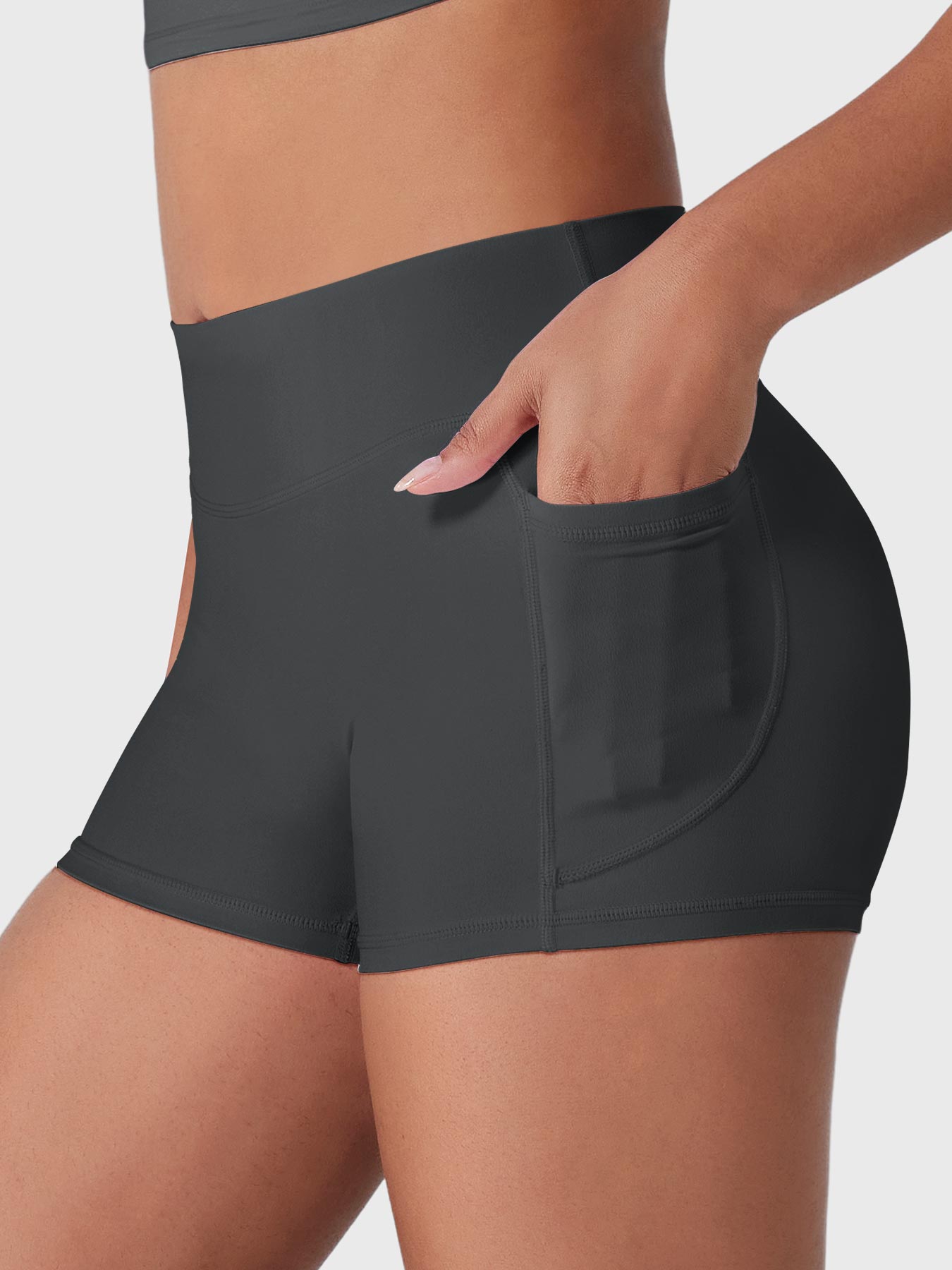 Yeoreo Eloiwen 3.6" Mid Rise Shorts with Pockets