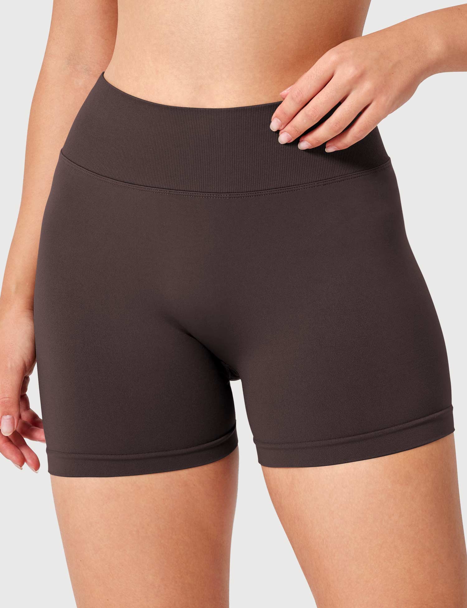 Yeoreo V Cross Liz Seamless Shorts 3.6"