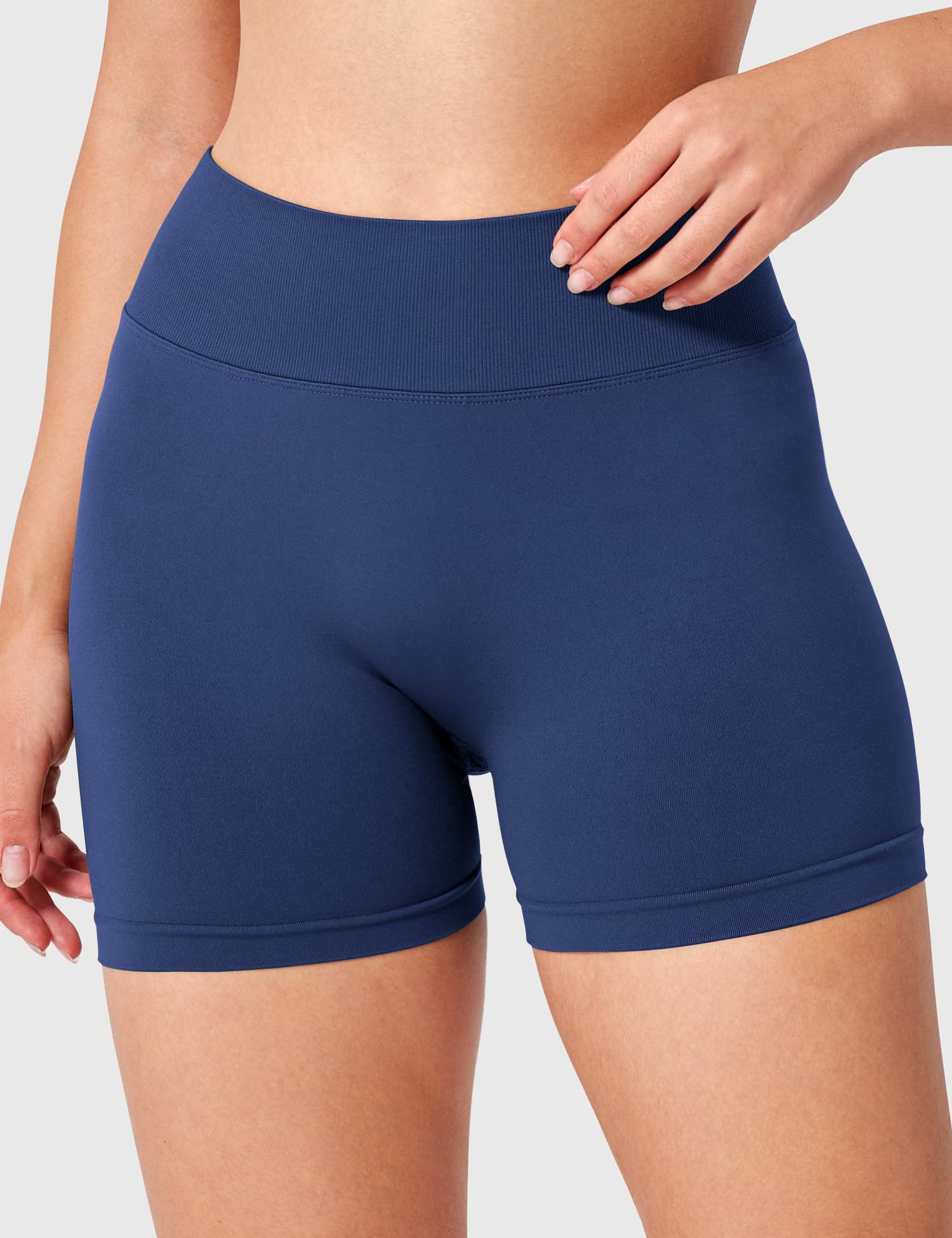 Yeoreo V Cross Liz Seamless Shorts 3.6"