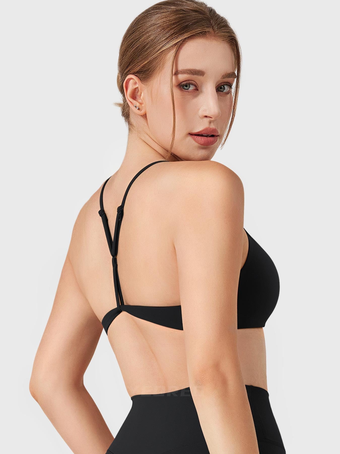 Yeoreo Zaahira V-Neck Adjustable Sports Bra