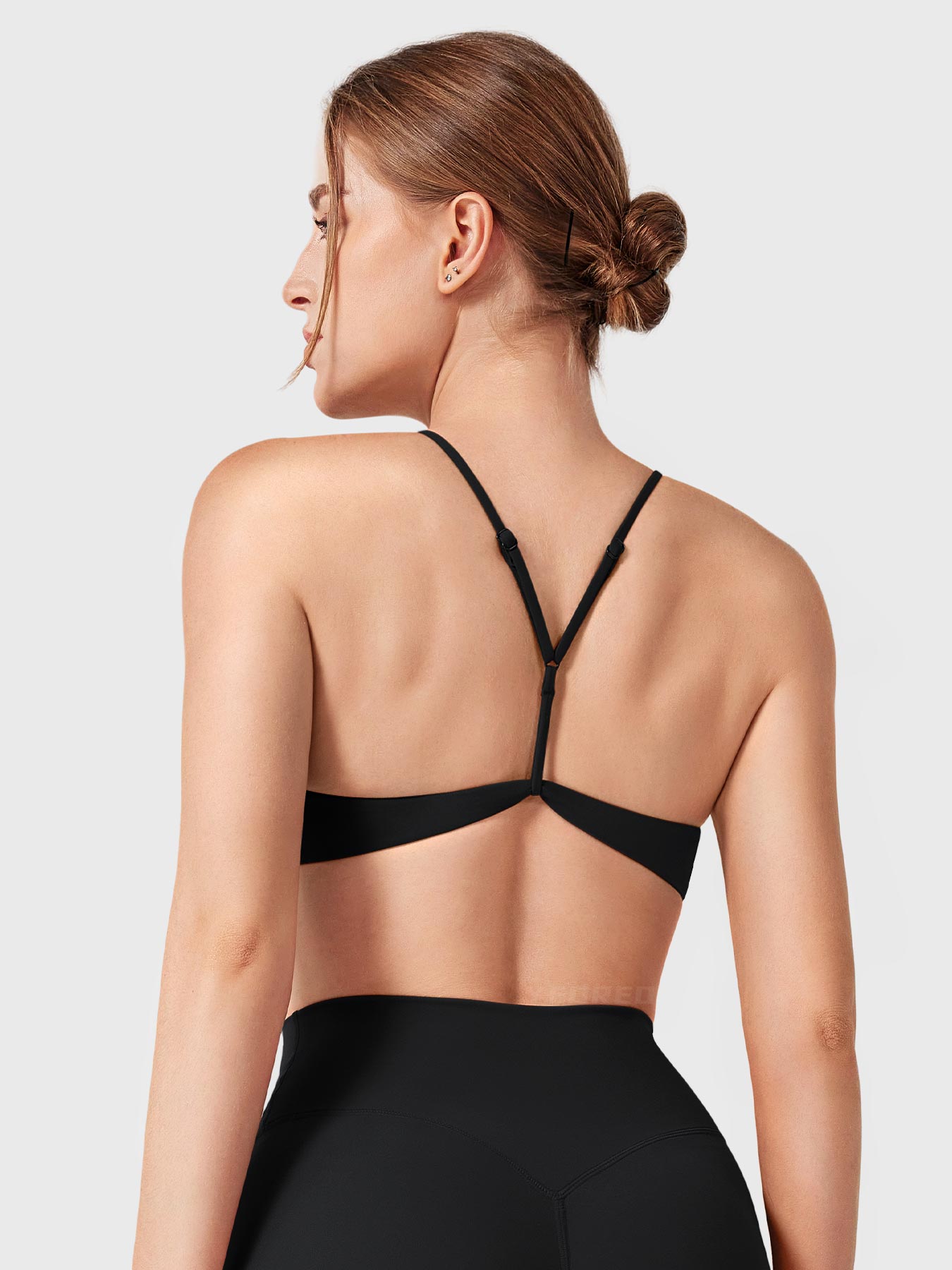 Yeoreo Zaahira V-Neck Adjustable Sports Bra