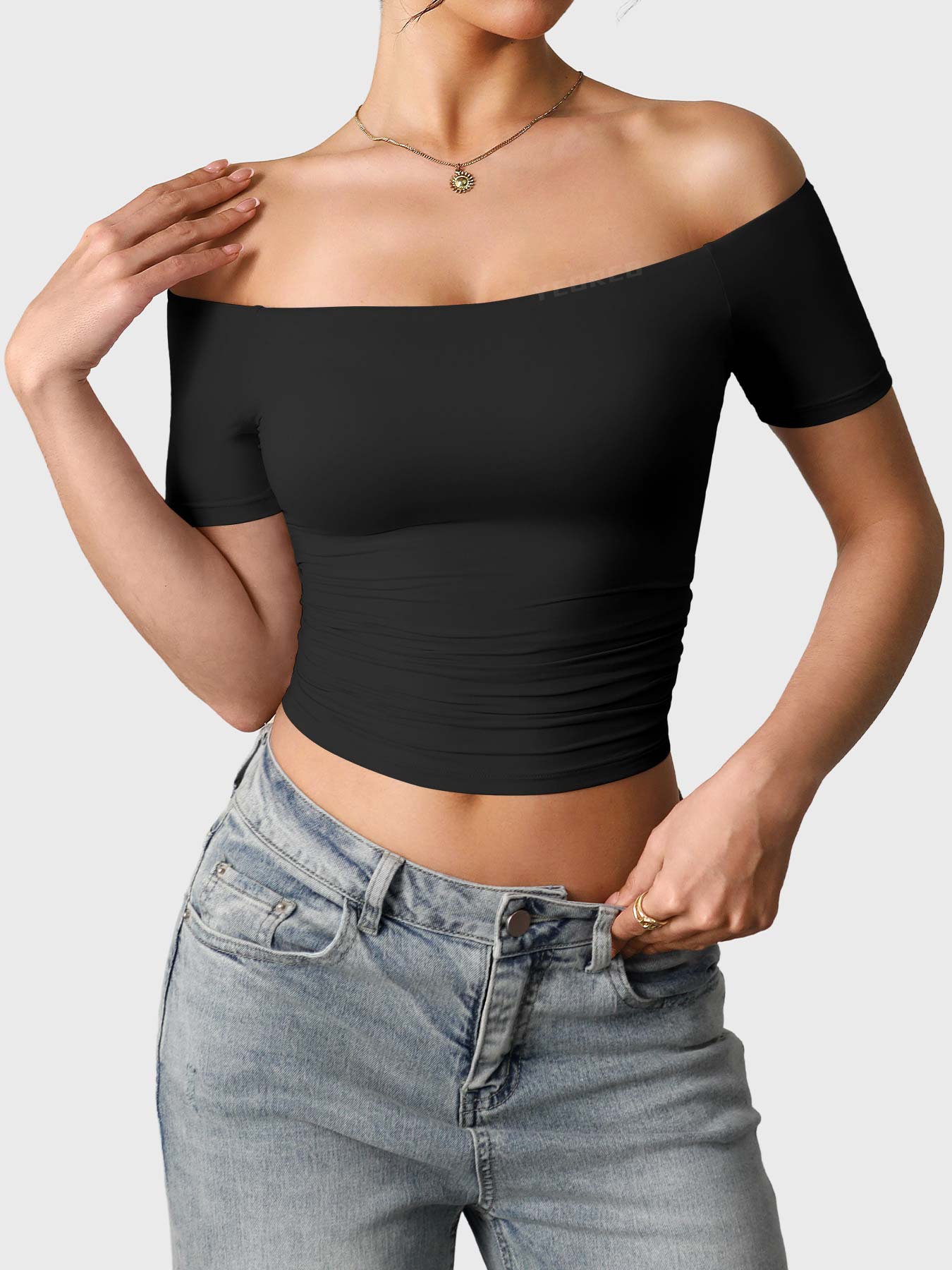 Yeoreo Luzlie Off Shoulder Short Sleeves