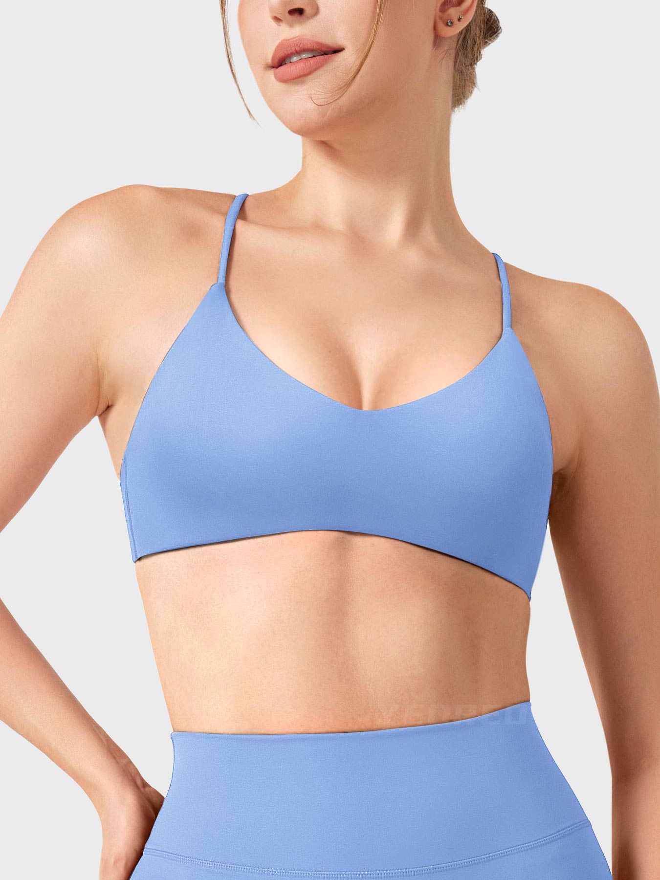 Yeoreo Zaahira V-Neck Adjustable Sports Bra