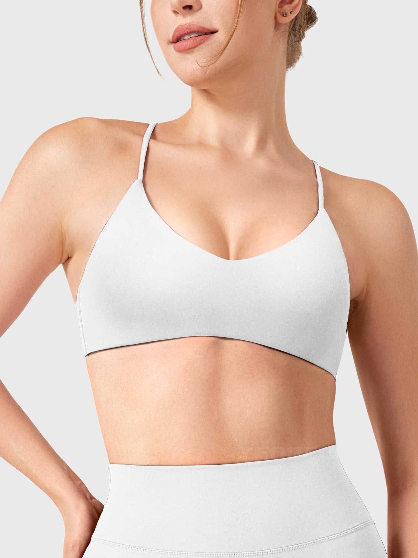 Yeoreo Zaahira V-Neck Adjustable Sports Bra