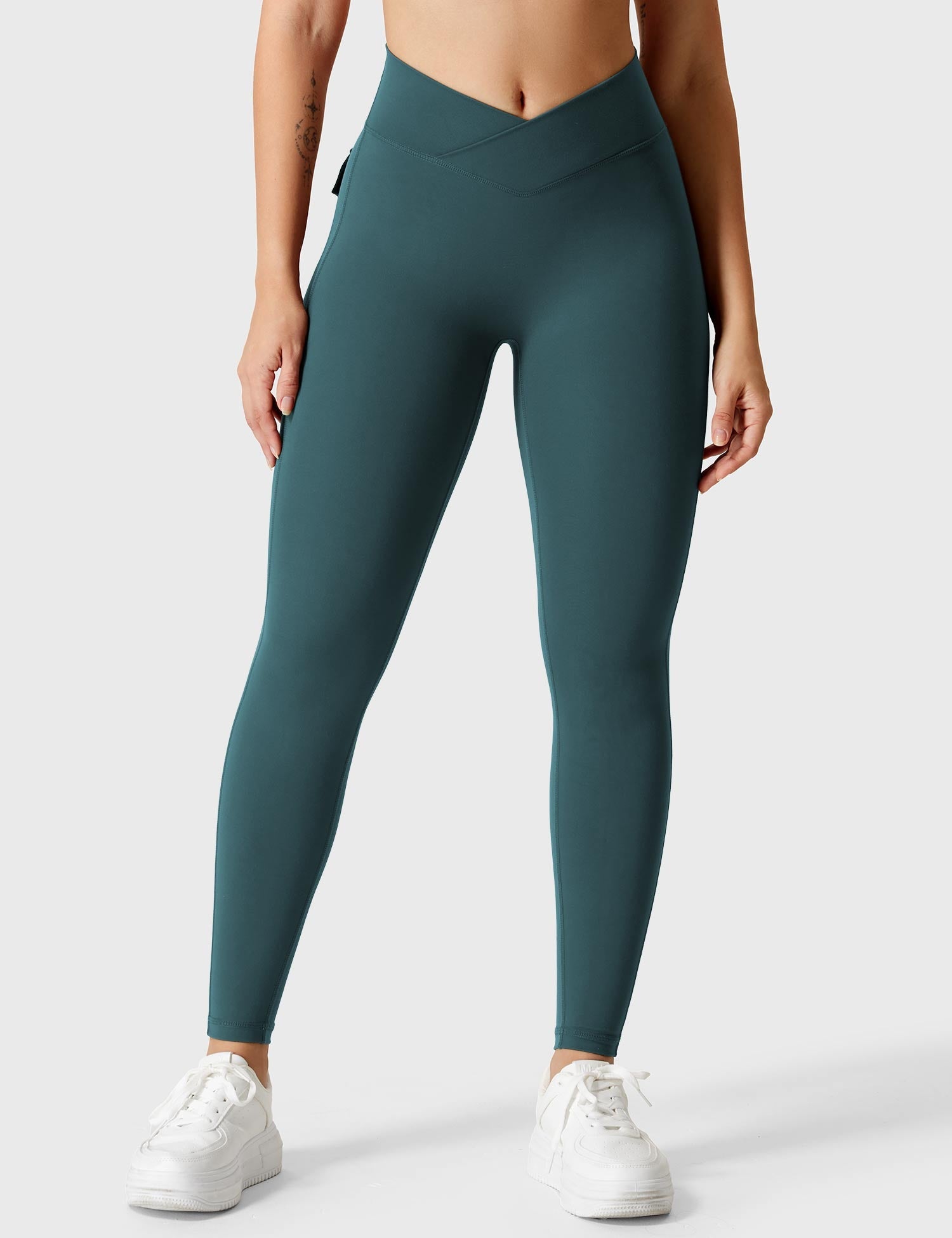 Yeoreo V-waistband Charm Leggings
