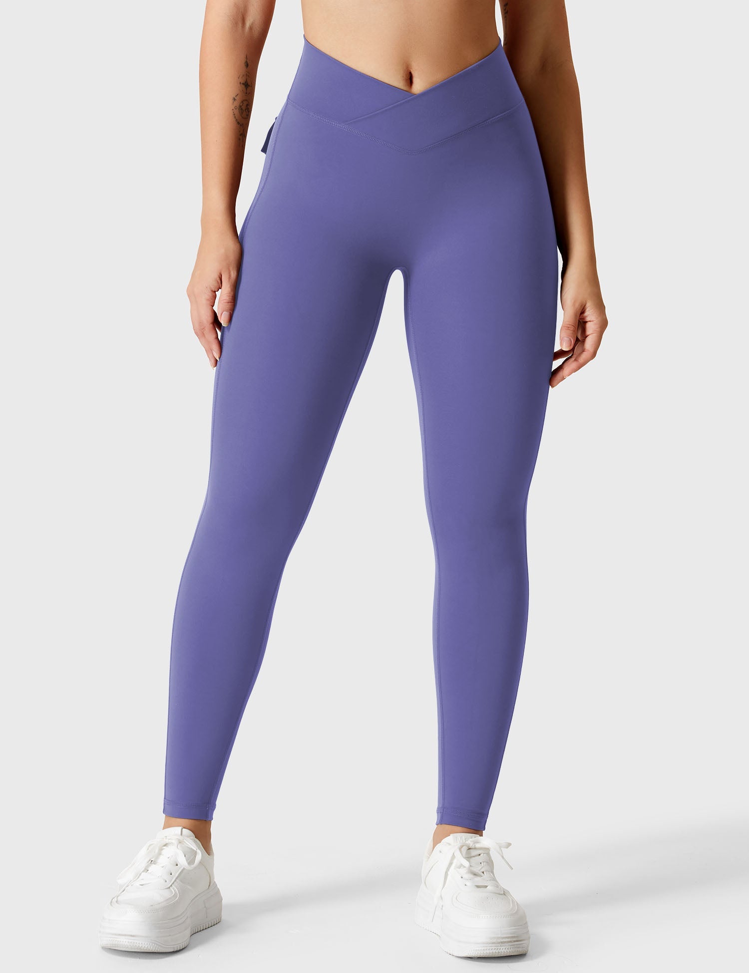 Yeoreo V-waistband Charm Leggings