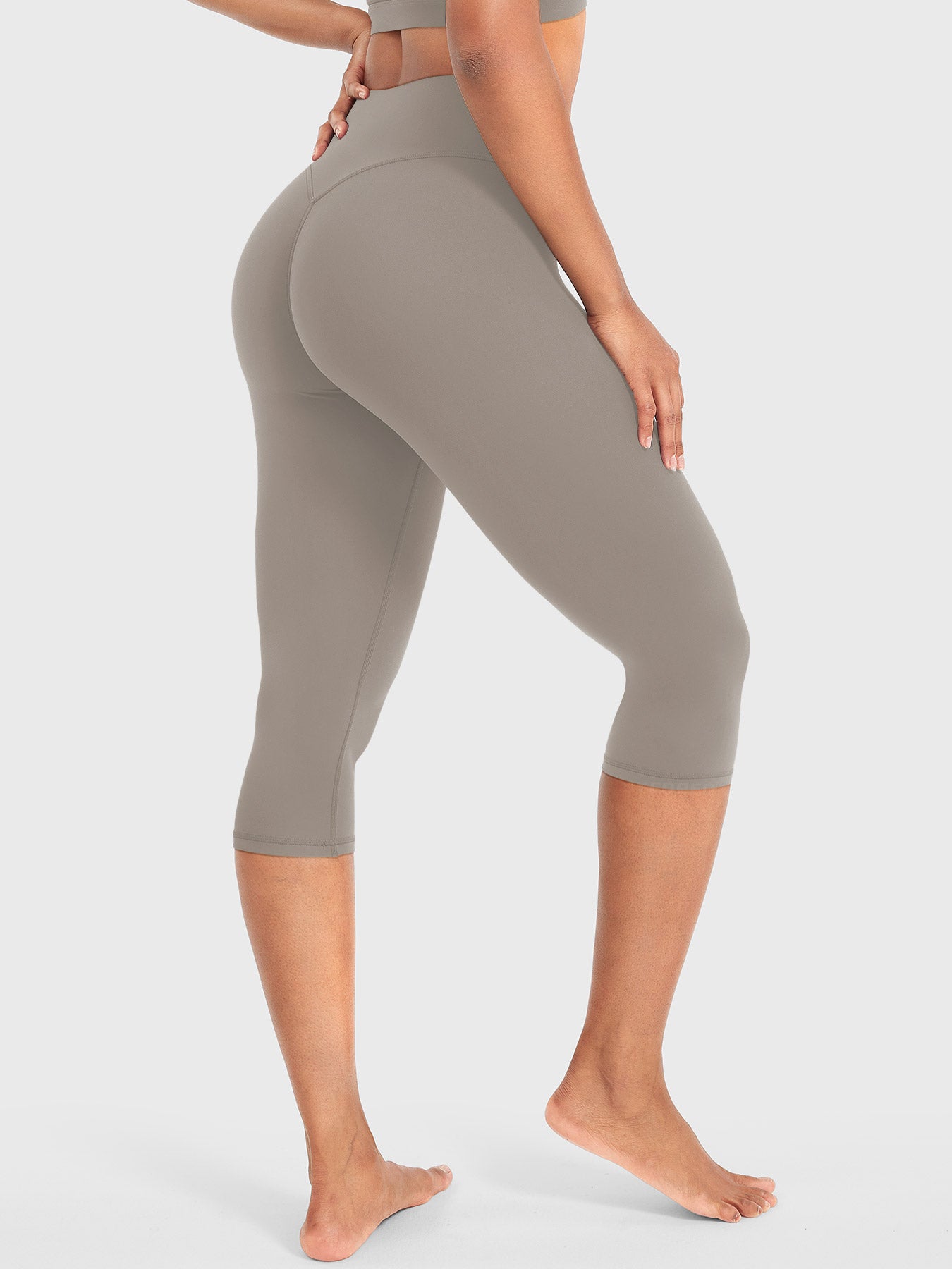 Yeoreo Nailly Capri Leggings