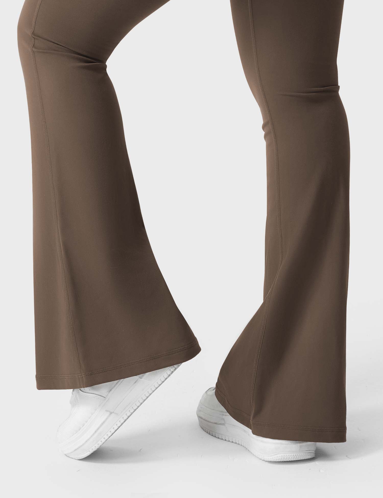 Yeoreo Brittany Flared Leggings with Pockets