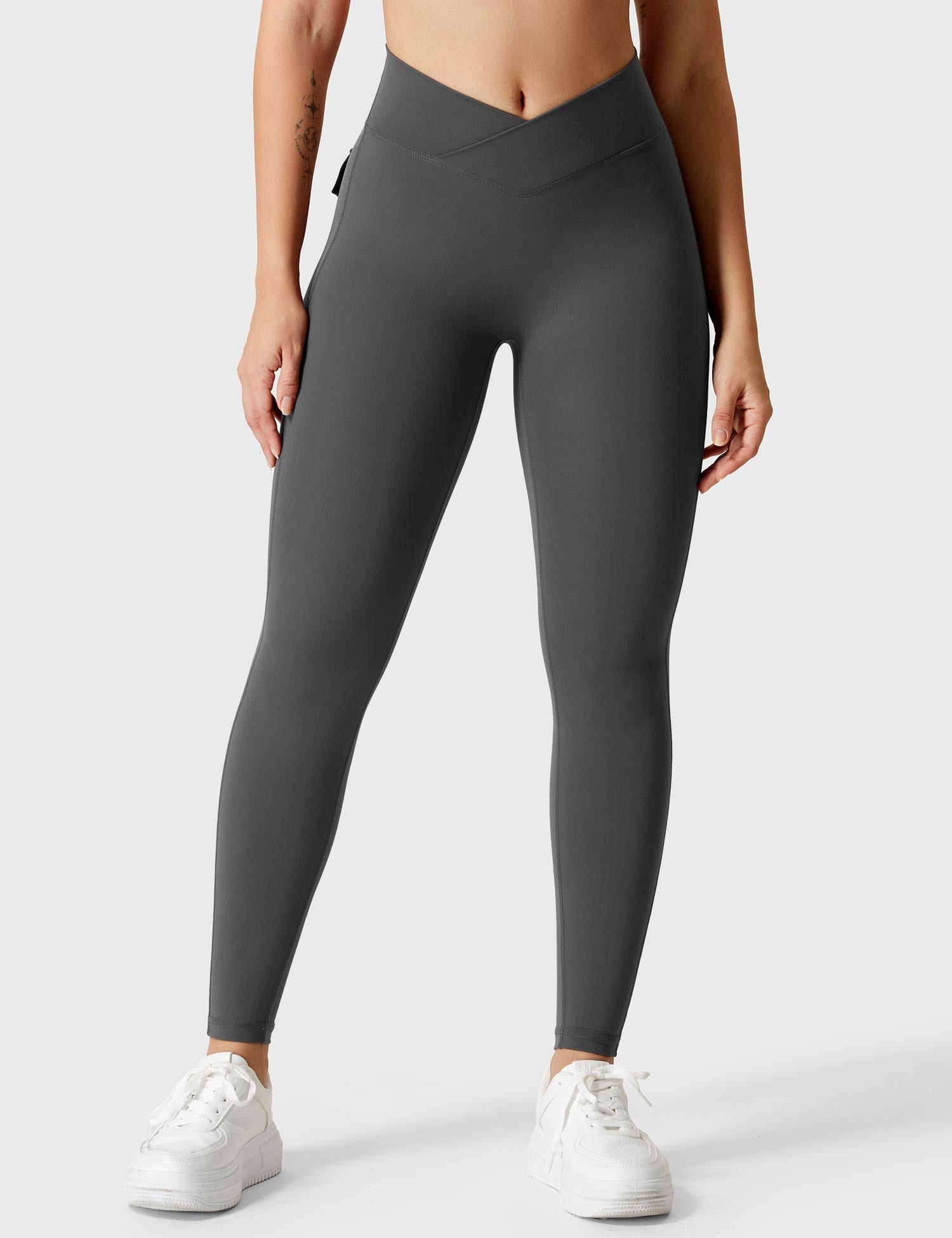 Yeoreo V-waistband Charm Leggings