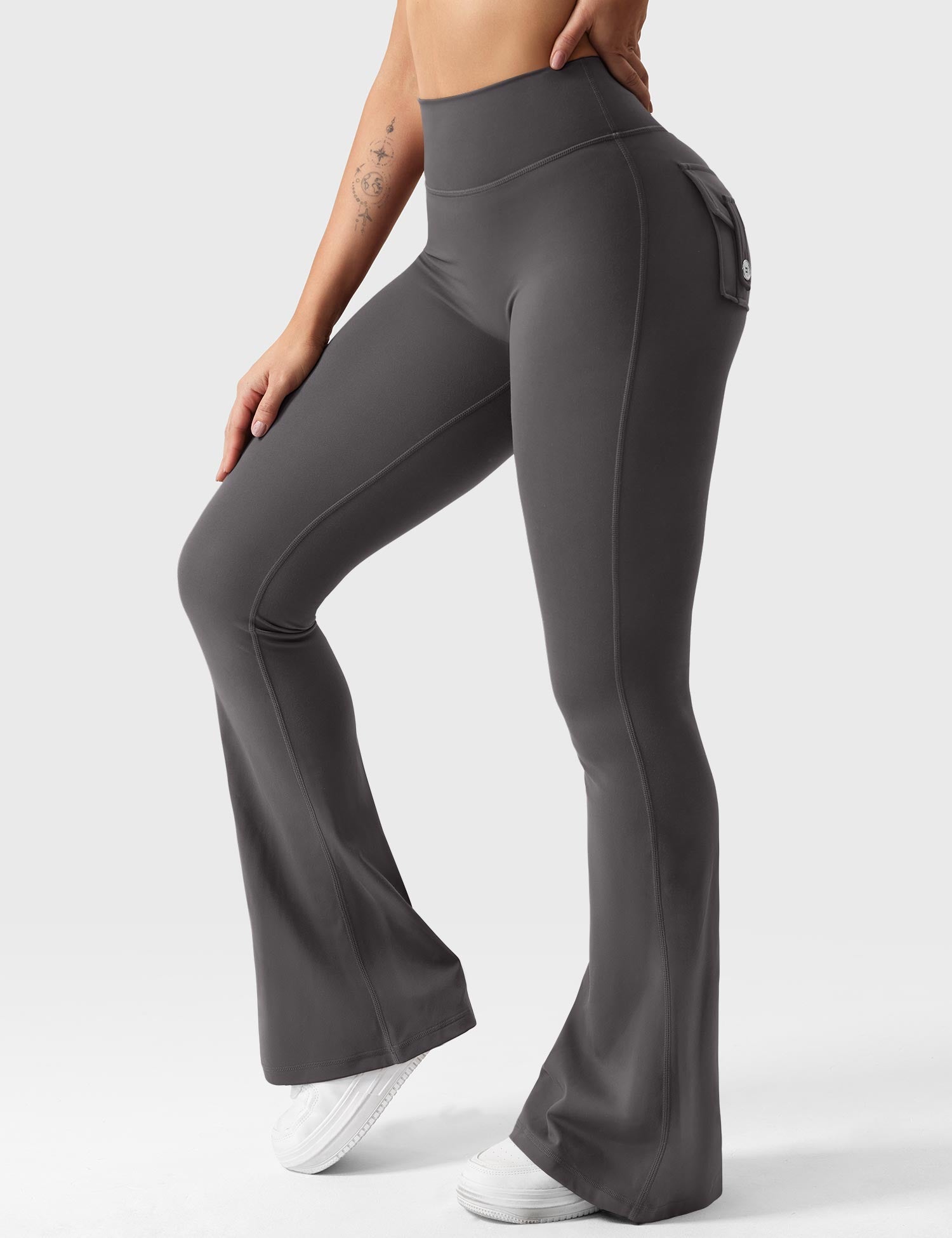 Yeoreo Brittany Flared Leggings with Pockets