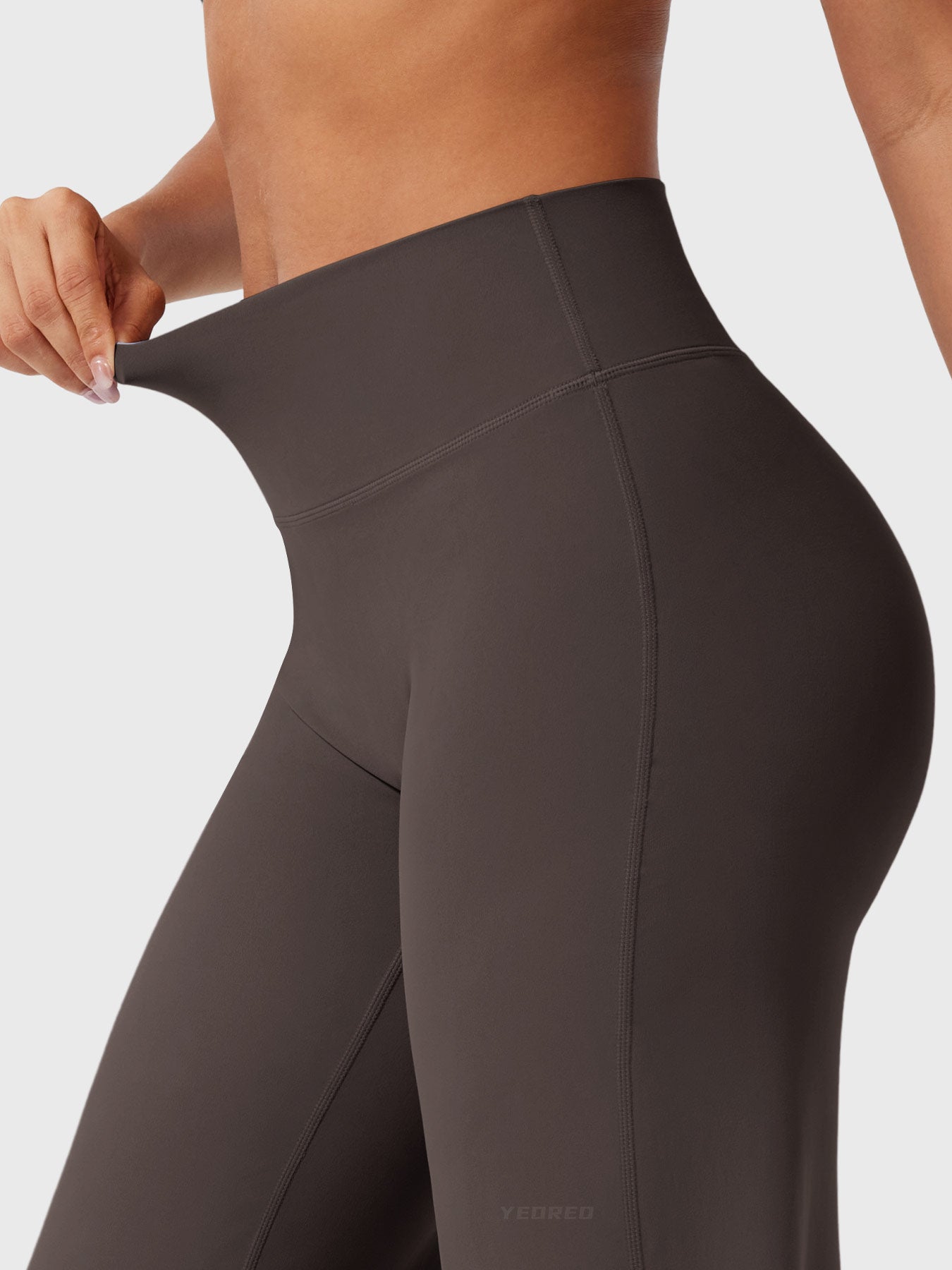 Yeoreo Eddiy 31.5" Straight Leg Leggings
