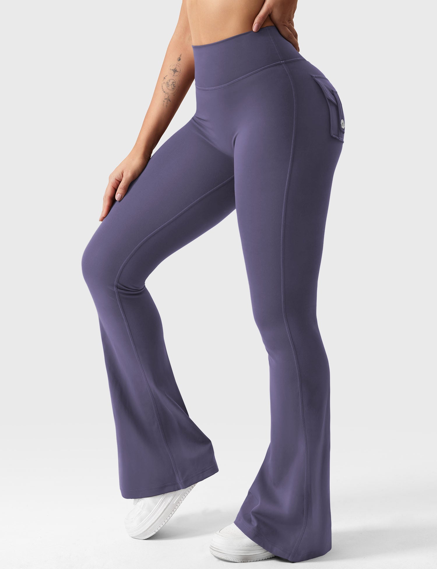 Yeoreo Brittany Flared Leggings with Pockets
