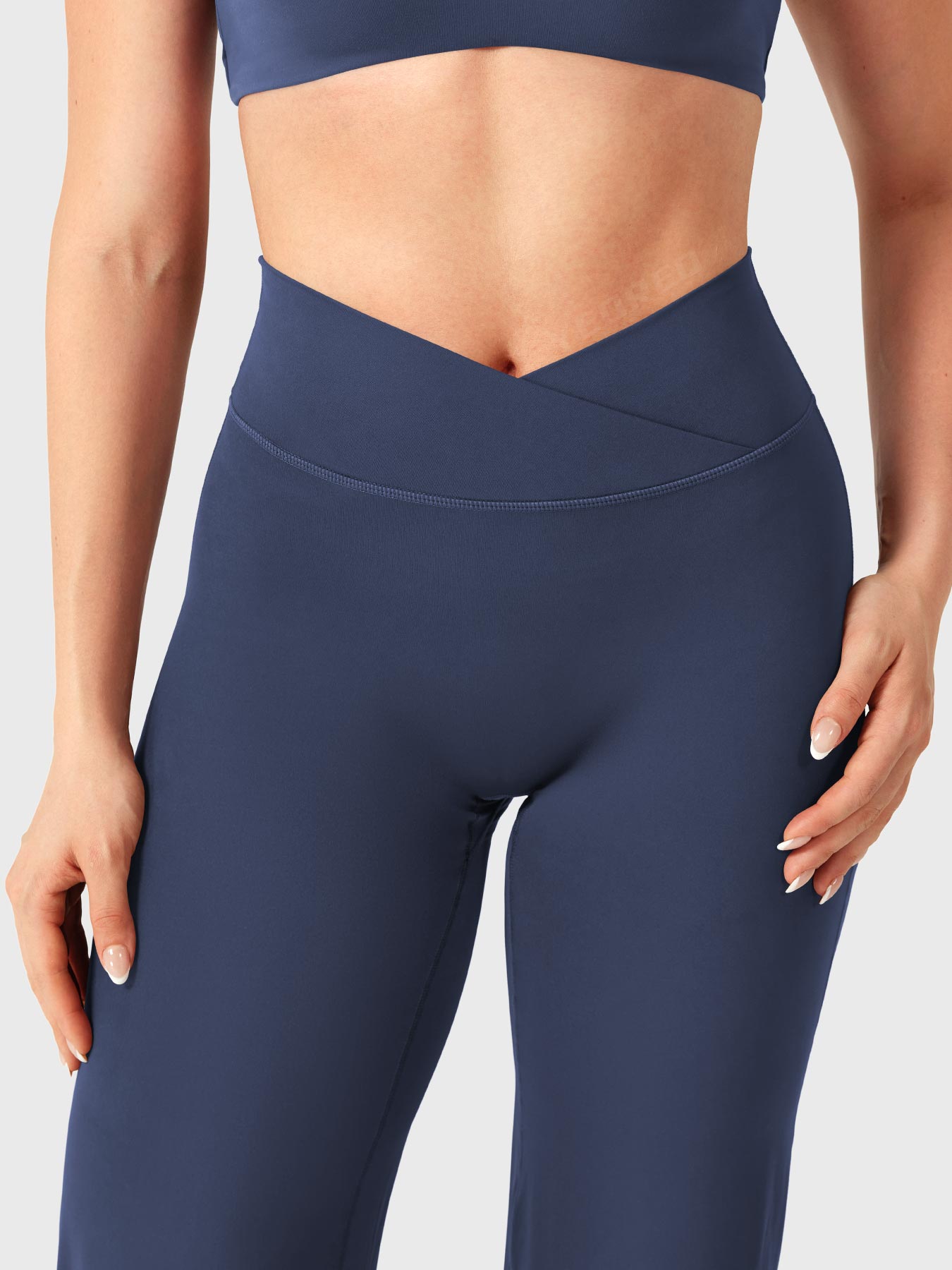 Yeoreo Eddiy 31.5" V-waistband Straight Leggings