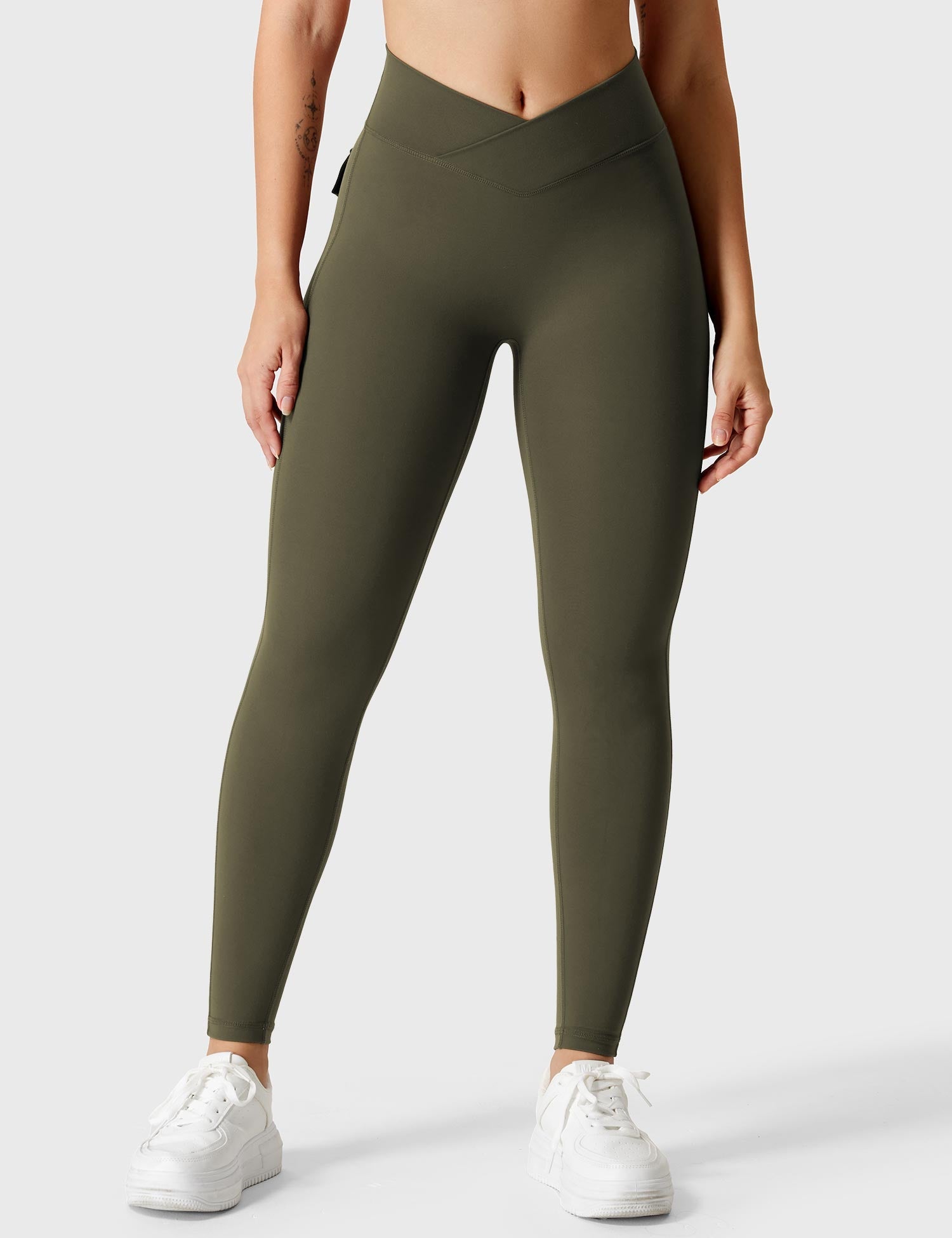 Yeoreo V-waistband Charm Leggings
