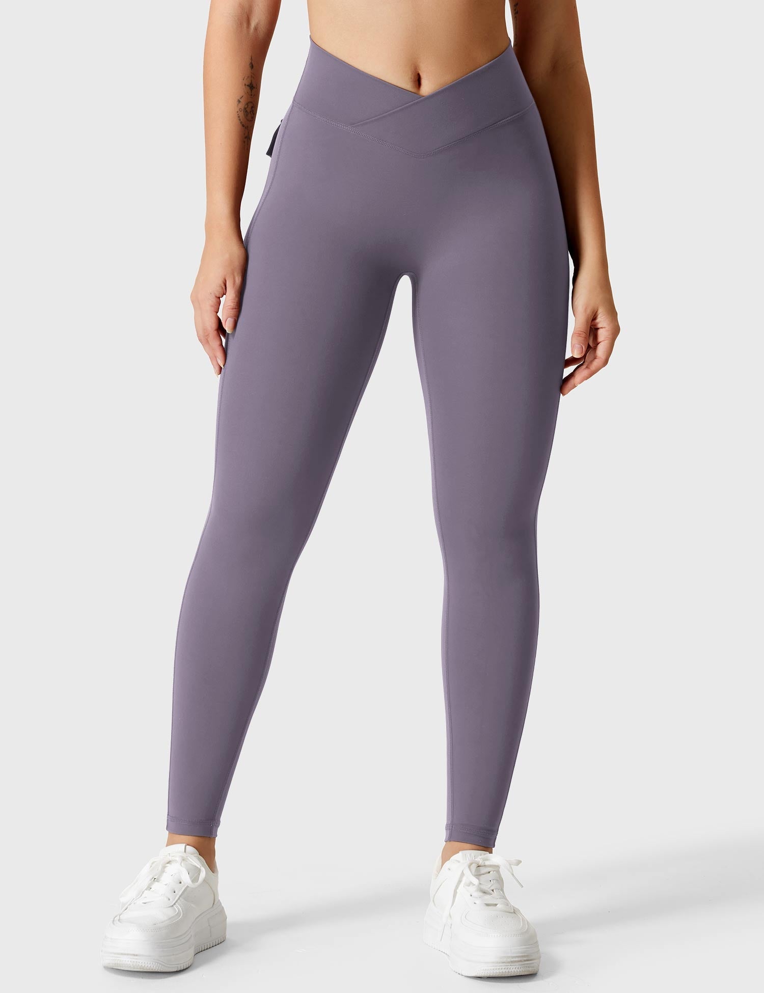 Yeoreo V-waistband Charm Leggings