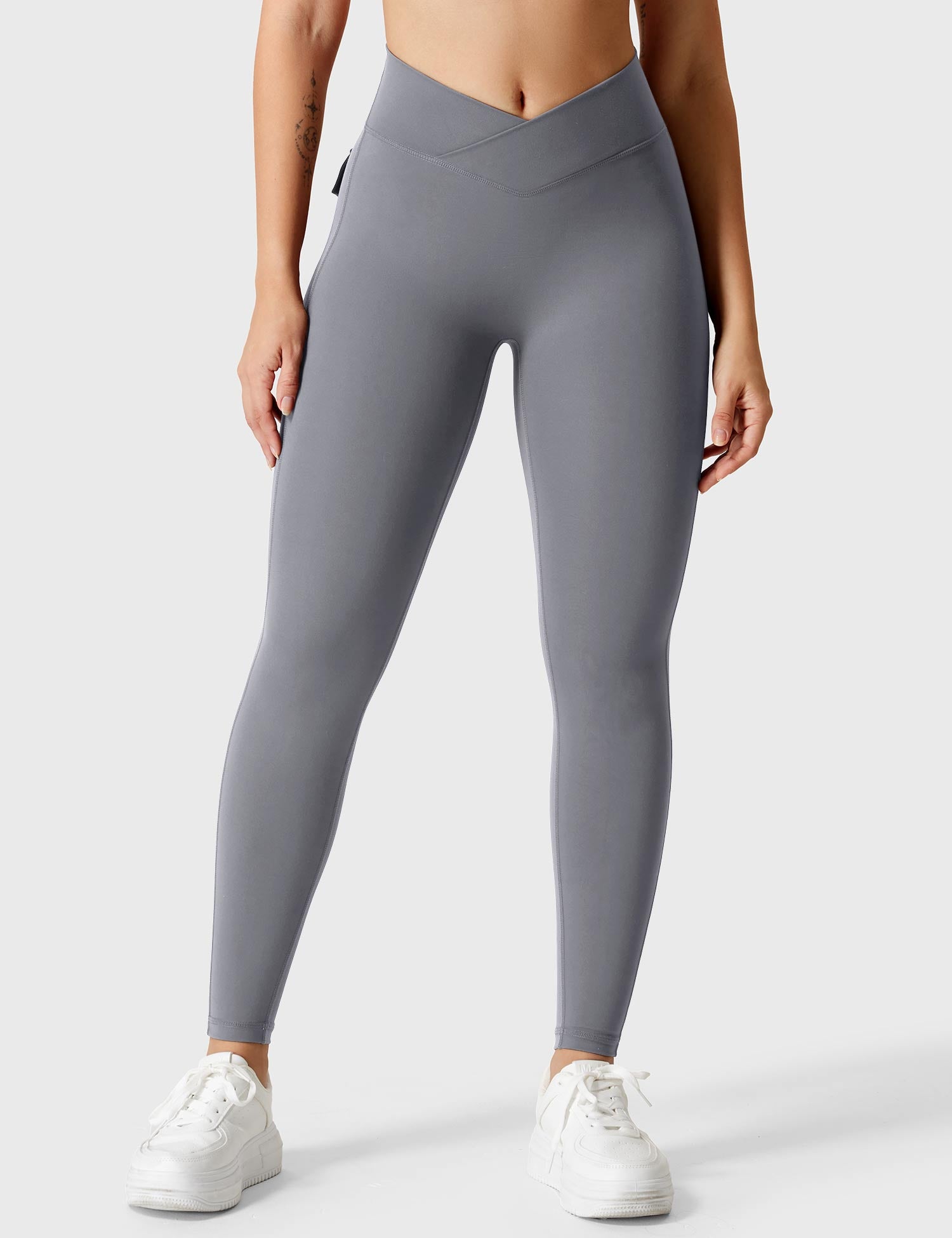 Yeoreo V-waistband Charm Leggings