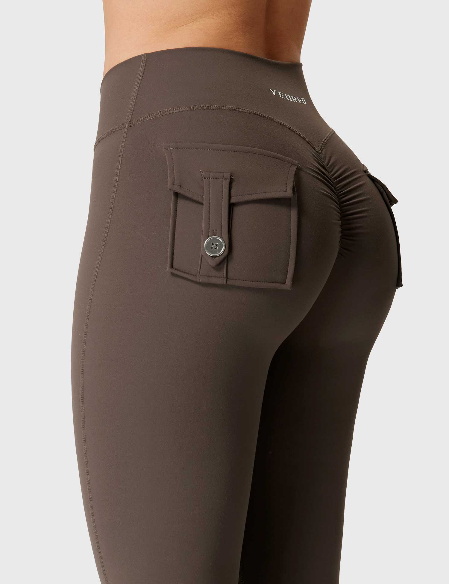 Yeoreo V-waistband Charm Leggings
