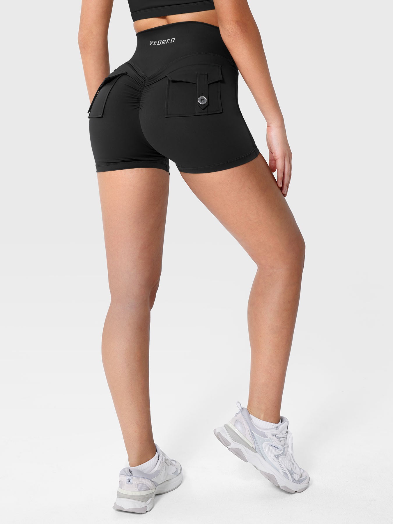 Yeoreo V-waistband Charm 3.6" Shorts