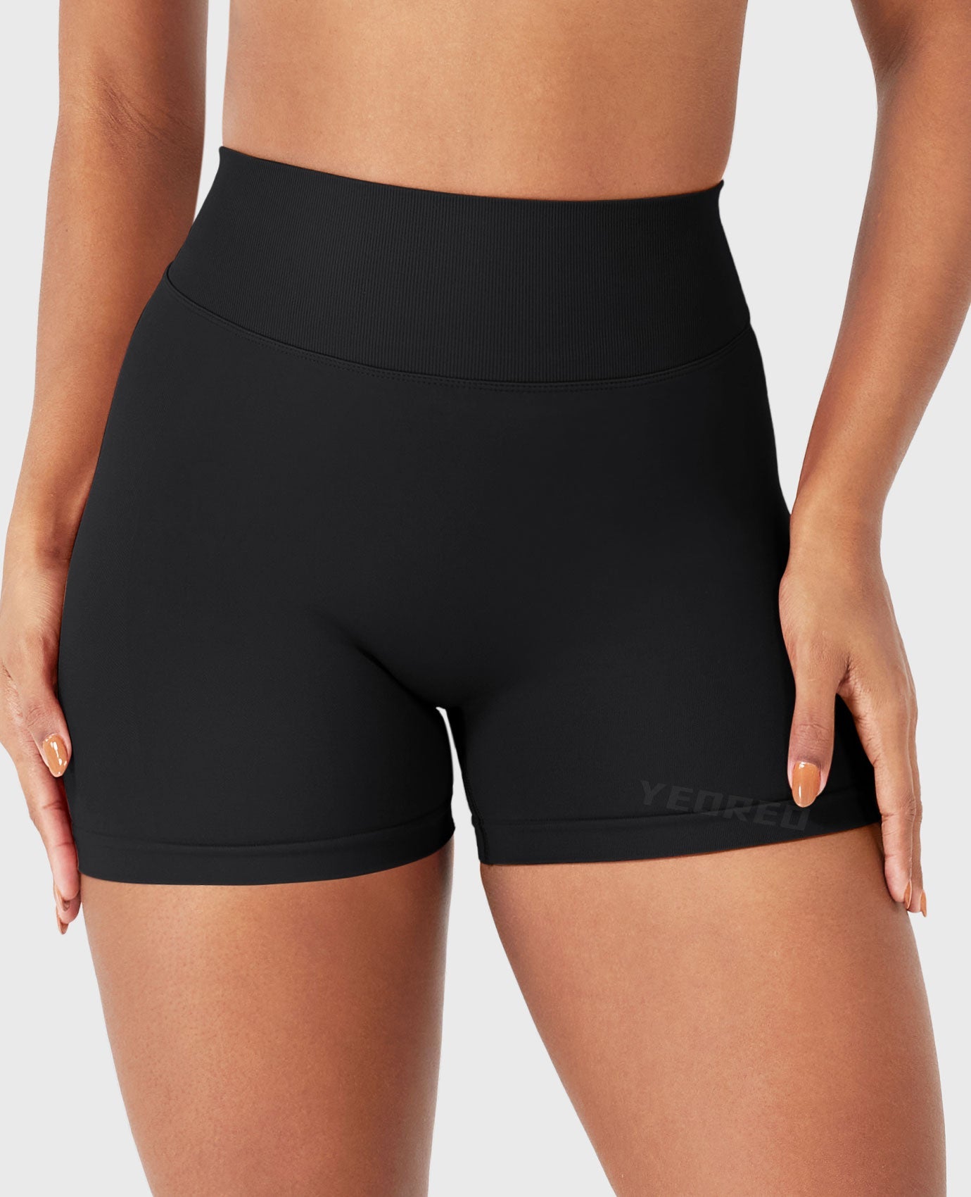 Yeoreo SoftHue 3.6" V-back Seamless Shorts
