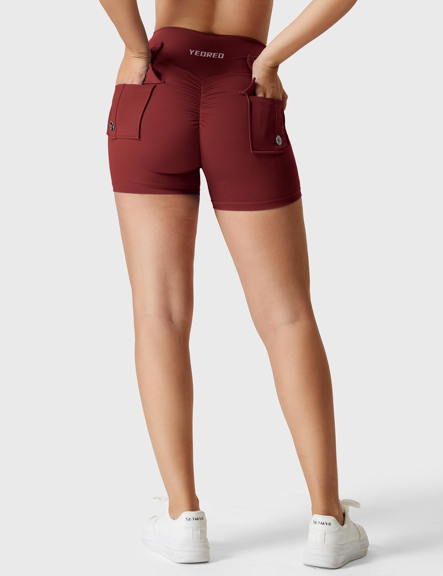 Yeoreo V-waistband Charm Shorts