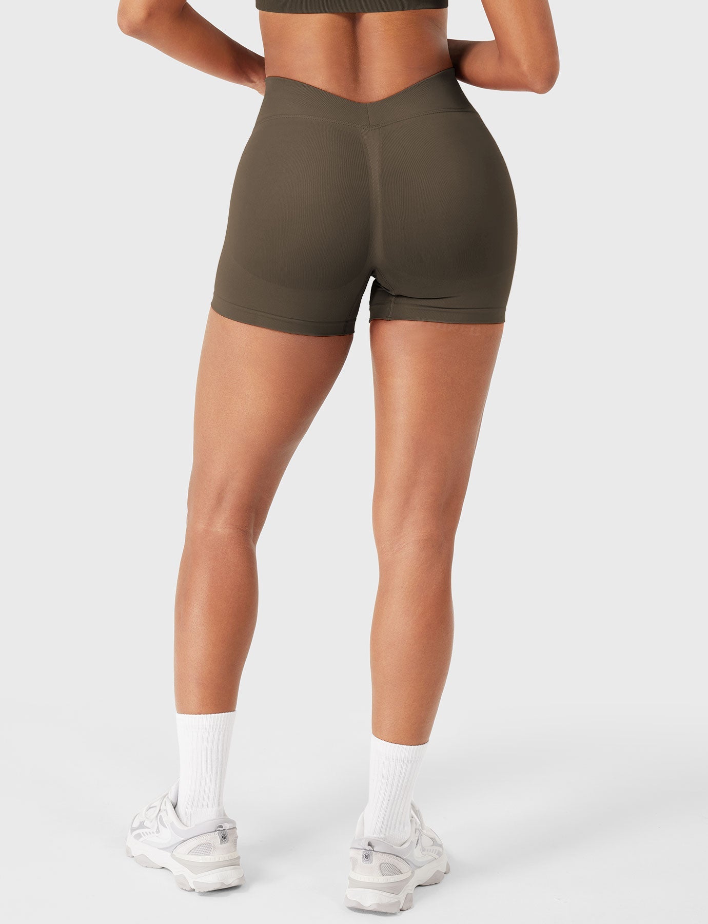 Yeoreo SoftHue 3.6" V-back Seamless Shorts
