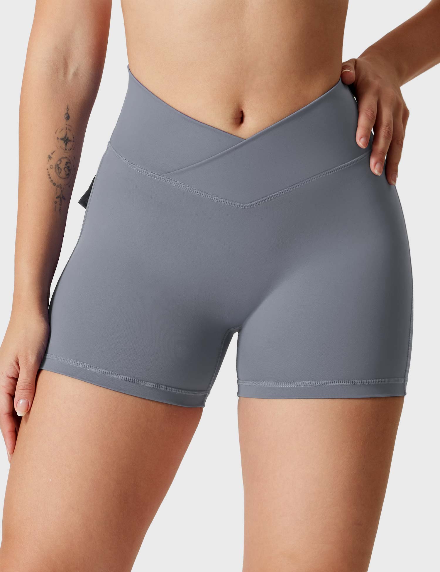 Yeoreo V-waistband Charm Shorts