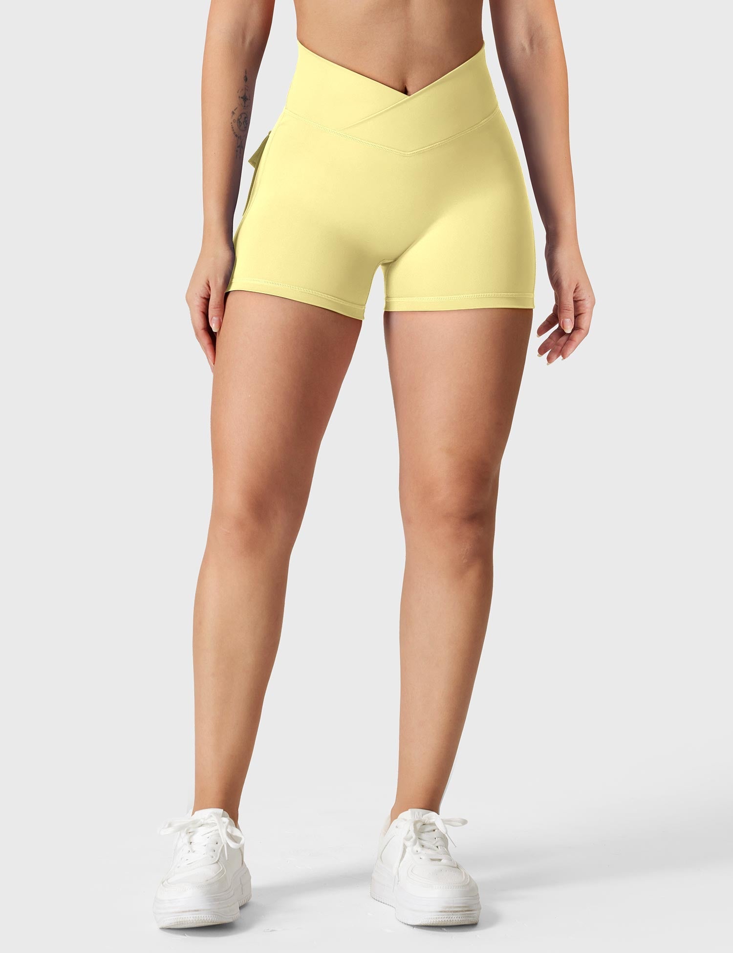 Yeoreo V-waistband Charm Shorts