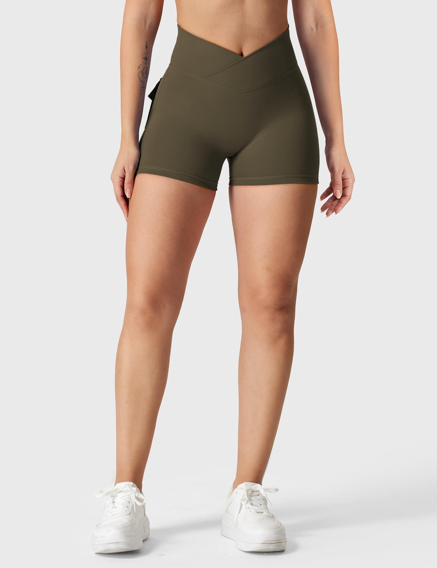 Yeoreo V-waistband Charm Shorts