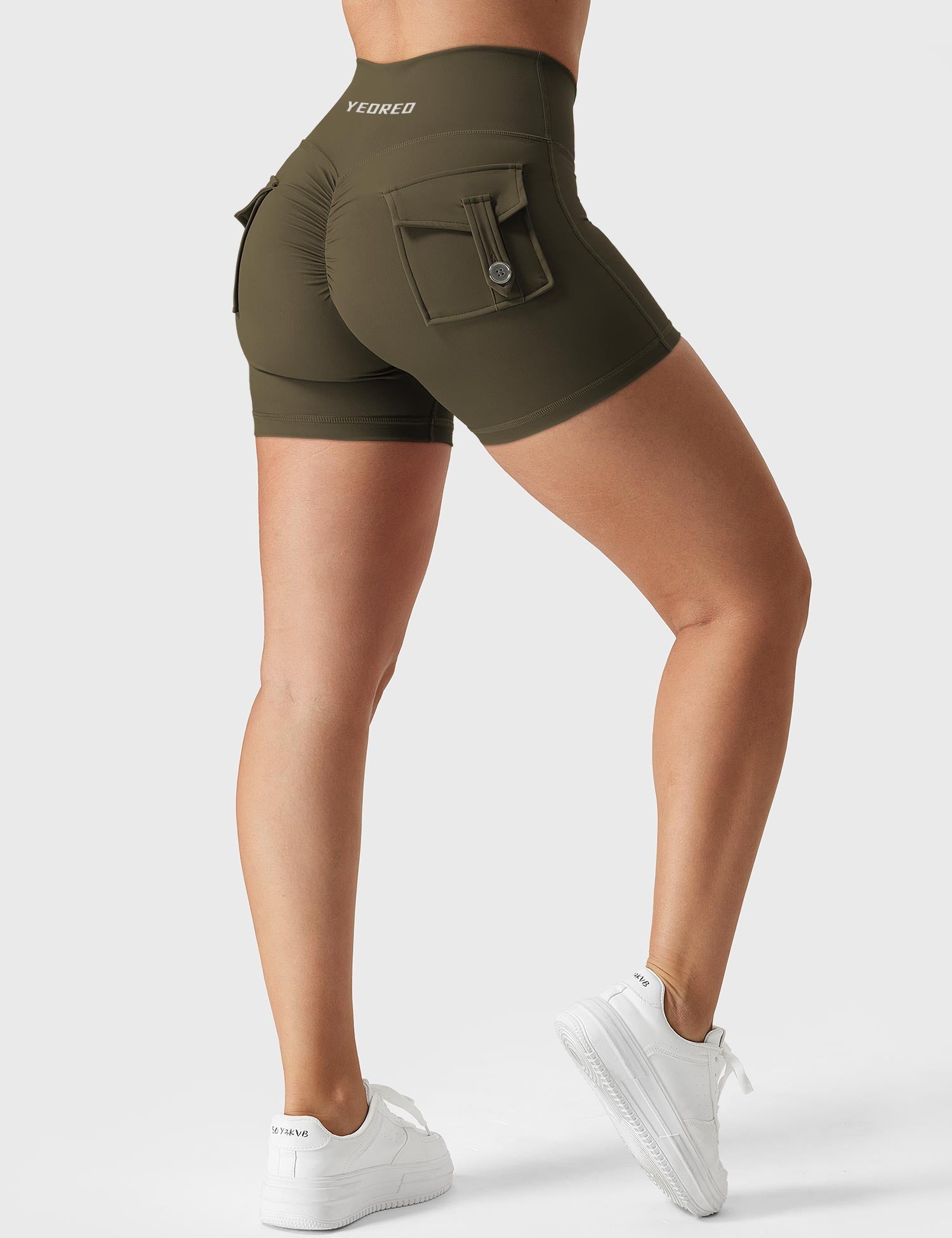 Yeoreo V-waistband Charm Shorts