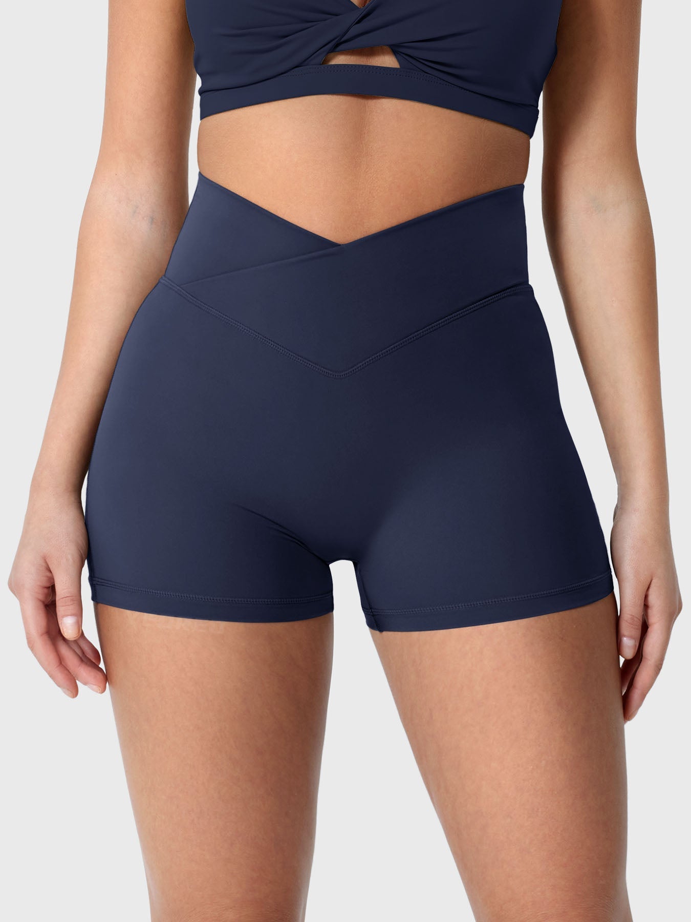 Yeoreo V-waistband Charm 3.6" Shorts