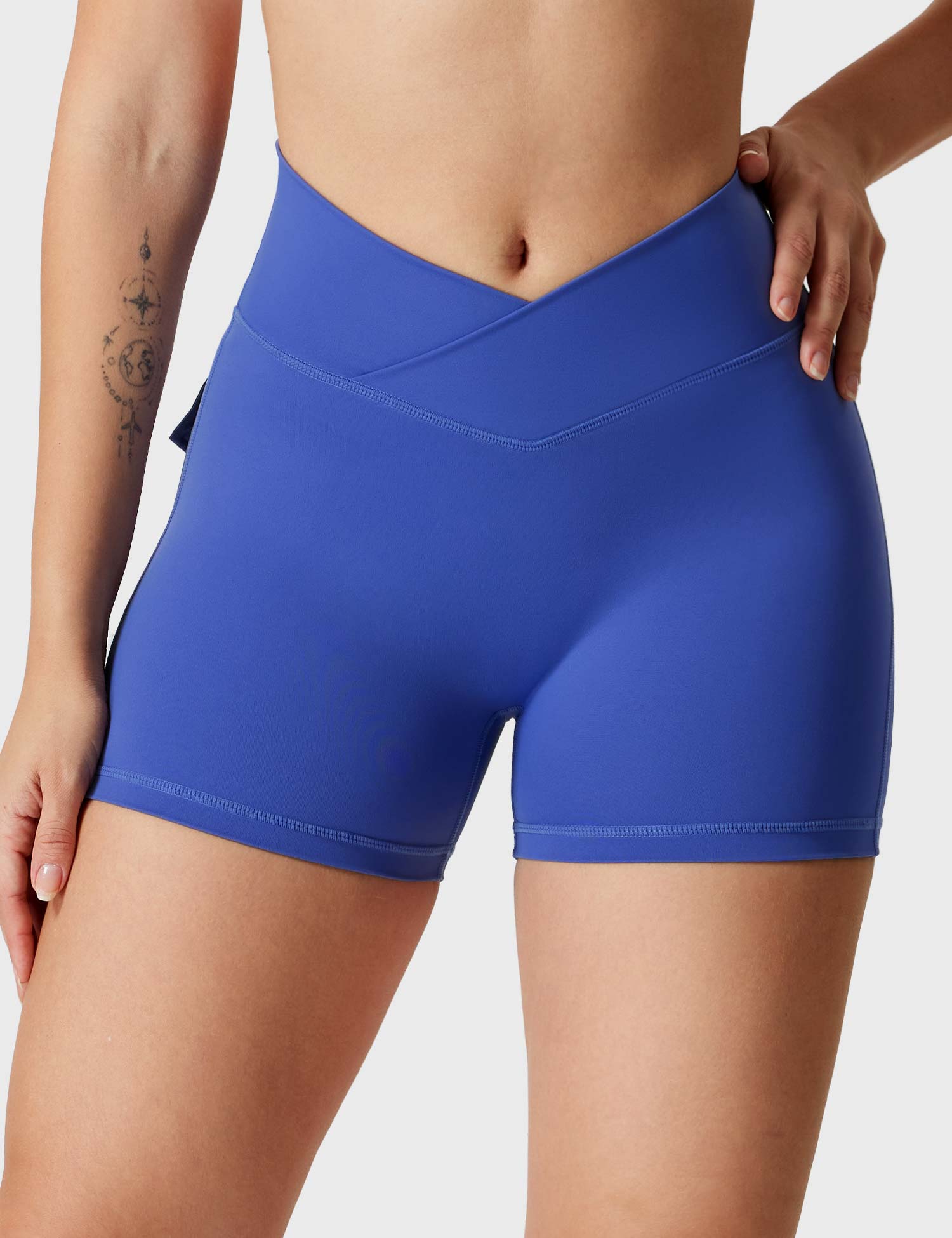 Yeoreo V-waistband Charm Shorts