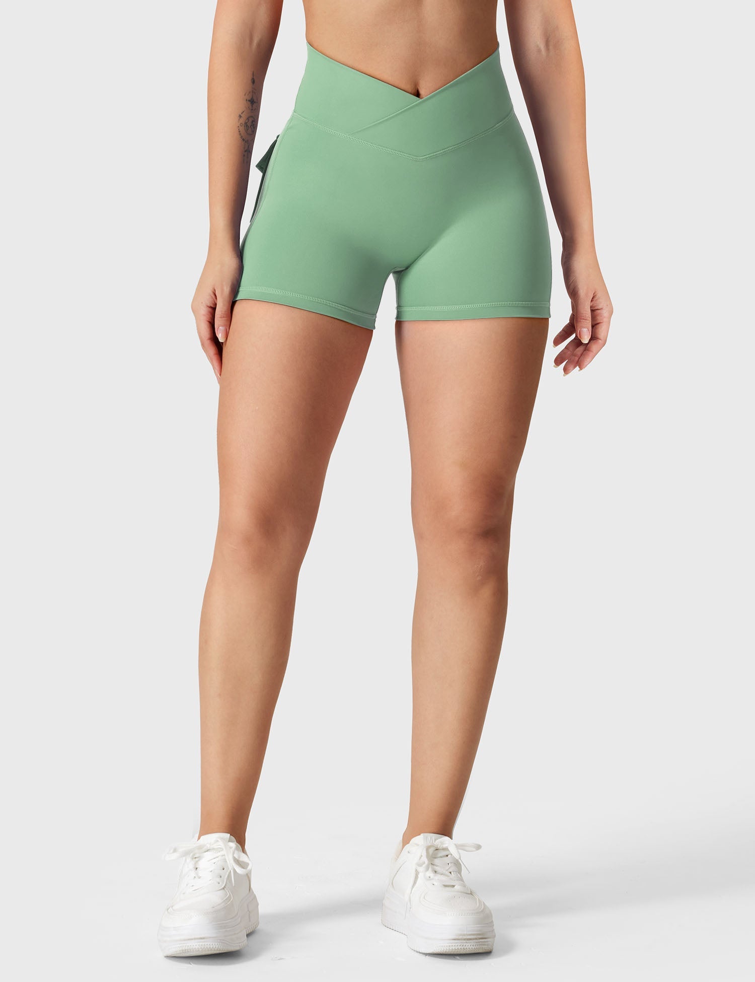 Yeoreo V-waistband Charm Shorts
