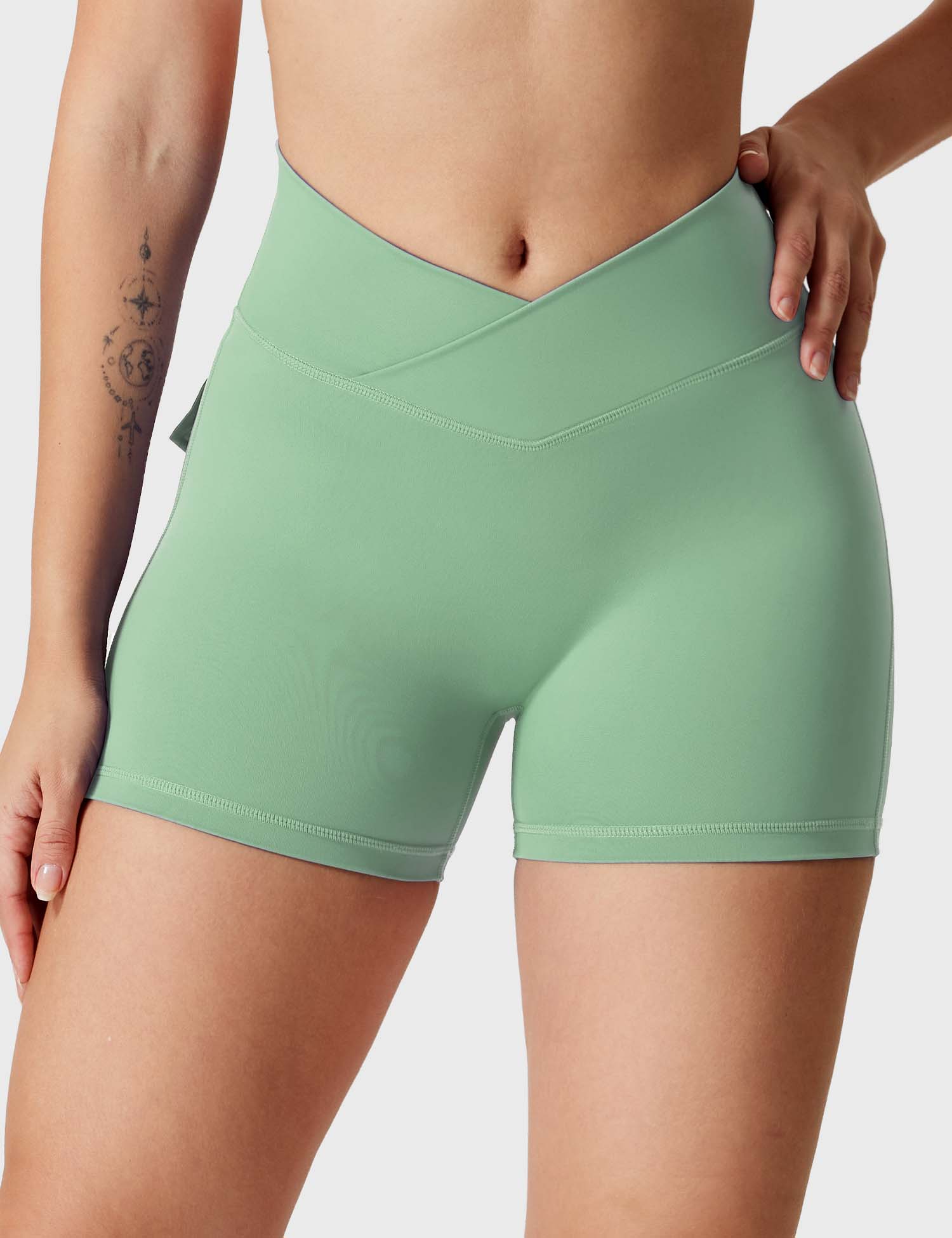 Yeoreo V-waistband Charm Shorts
