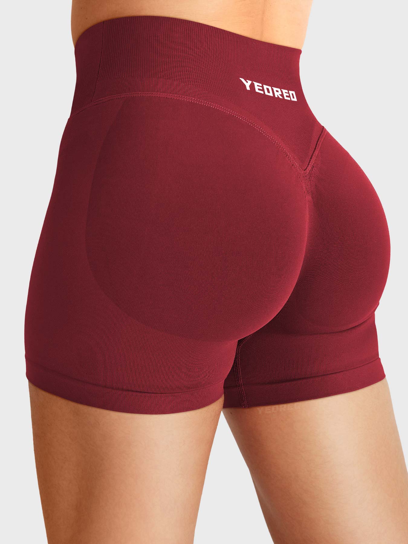 Yeoreo Baderiy 4.5" V-Waistband Seamless Shorts
